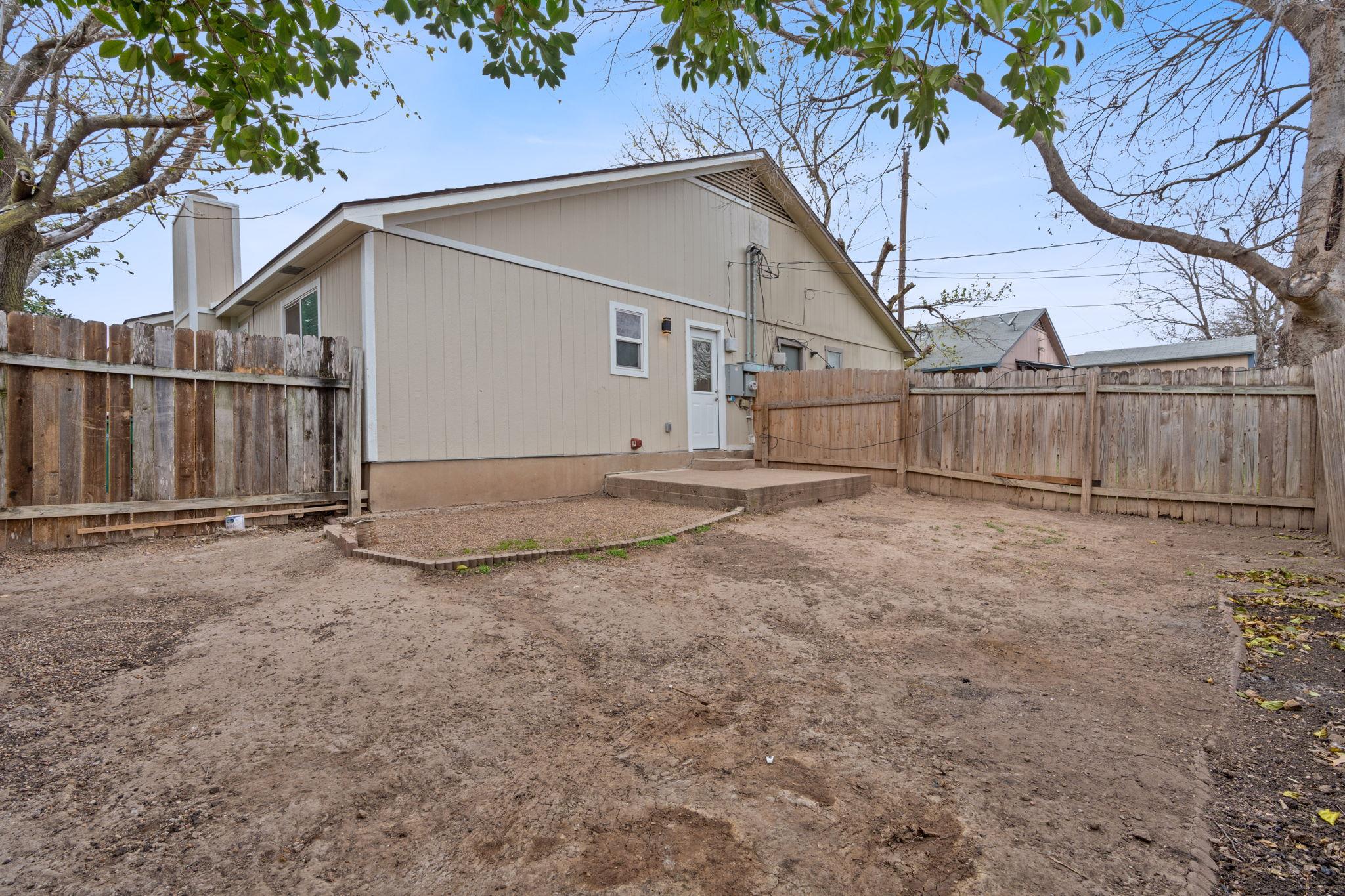 16131 Stoneham Cir Property Photo 17