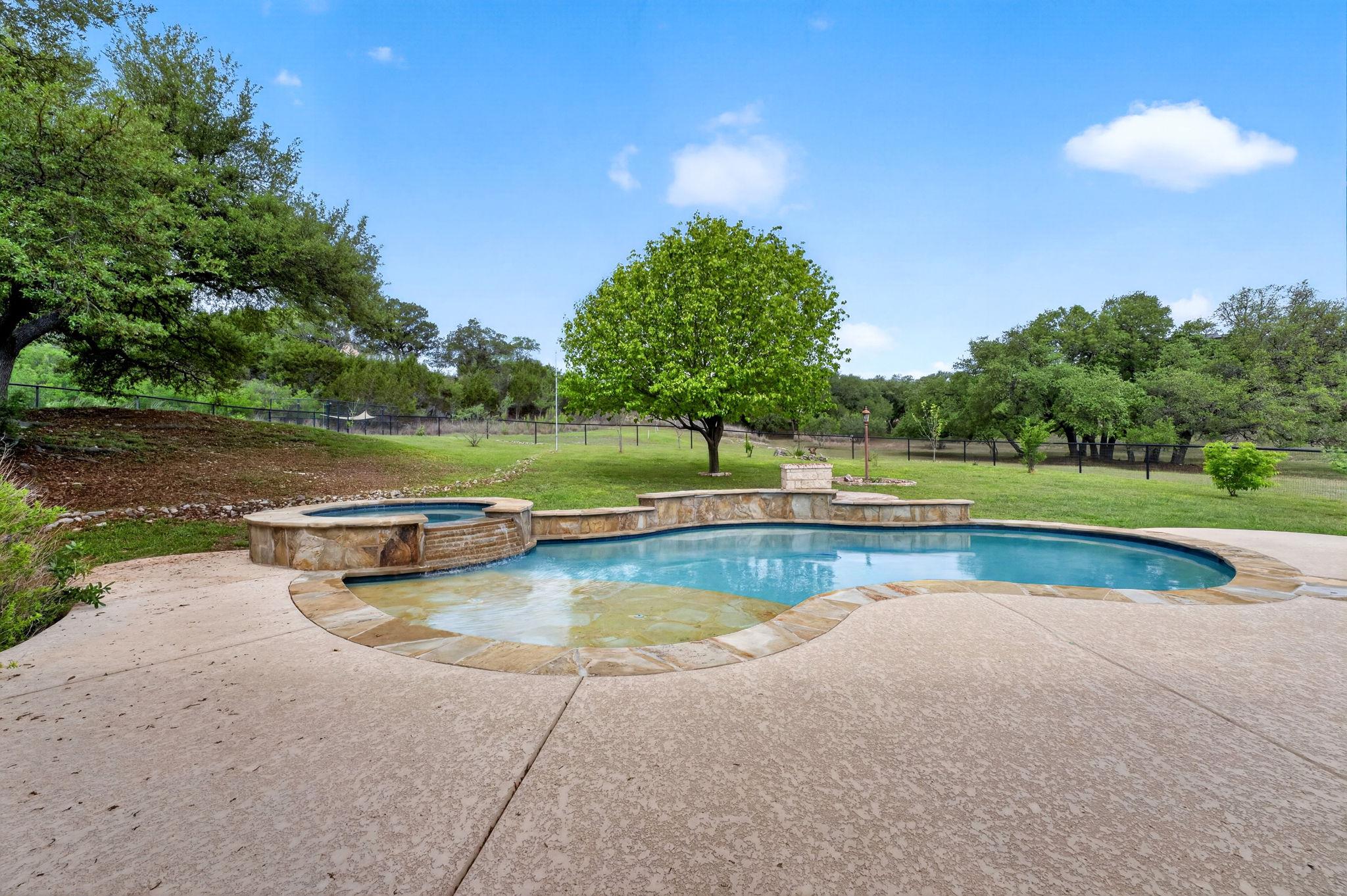 123 Grosbeak Dr Property Photo 32