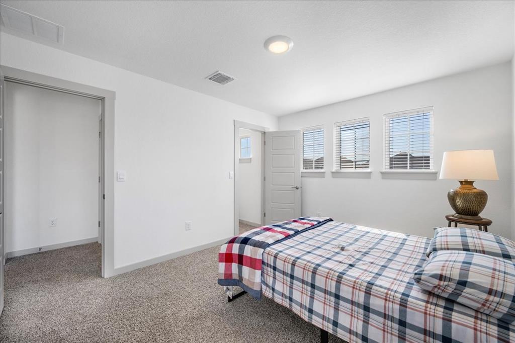 420 Deerpath St Property Photo 12