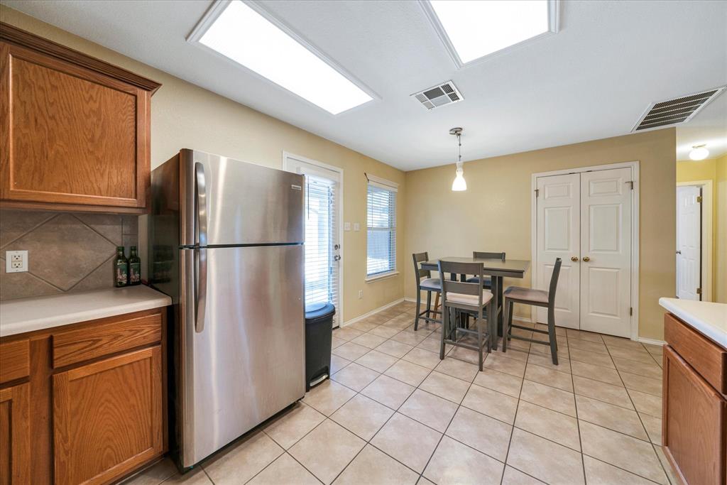 11925 Kilmartin Ln Property Photo 14