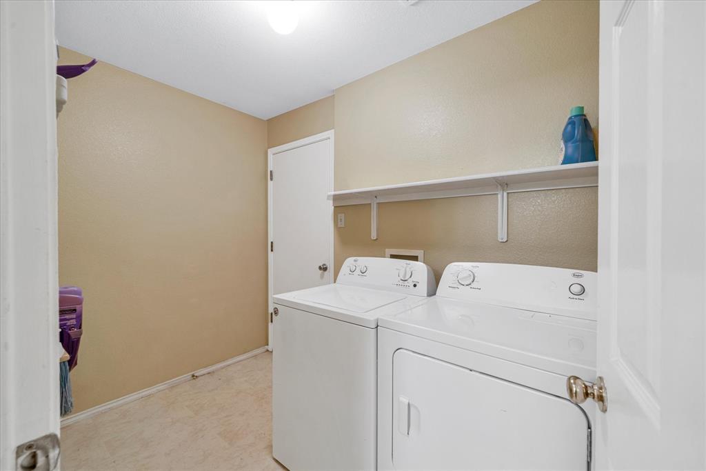 11925 Kilmartin Ln Property Photo 16