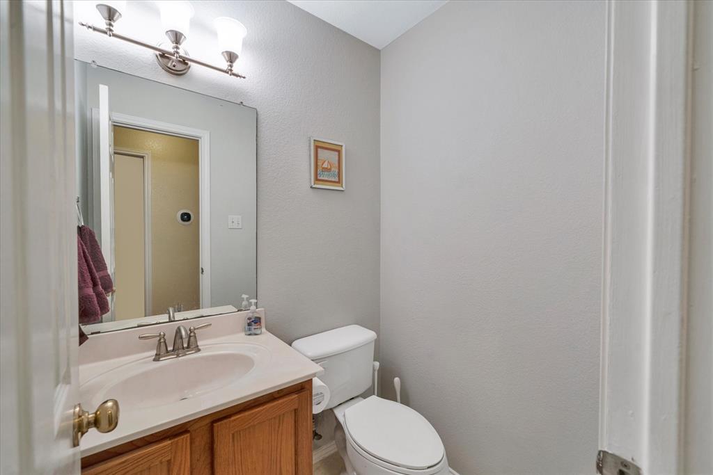 11925 Kilmartin Ln Property Photo 17
