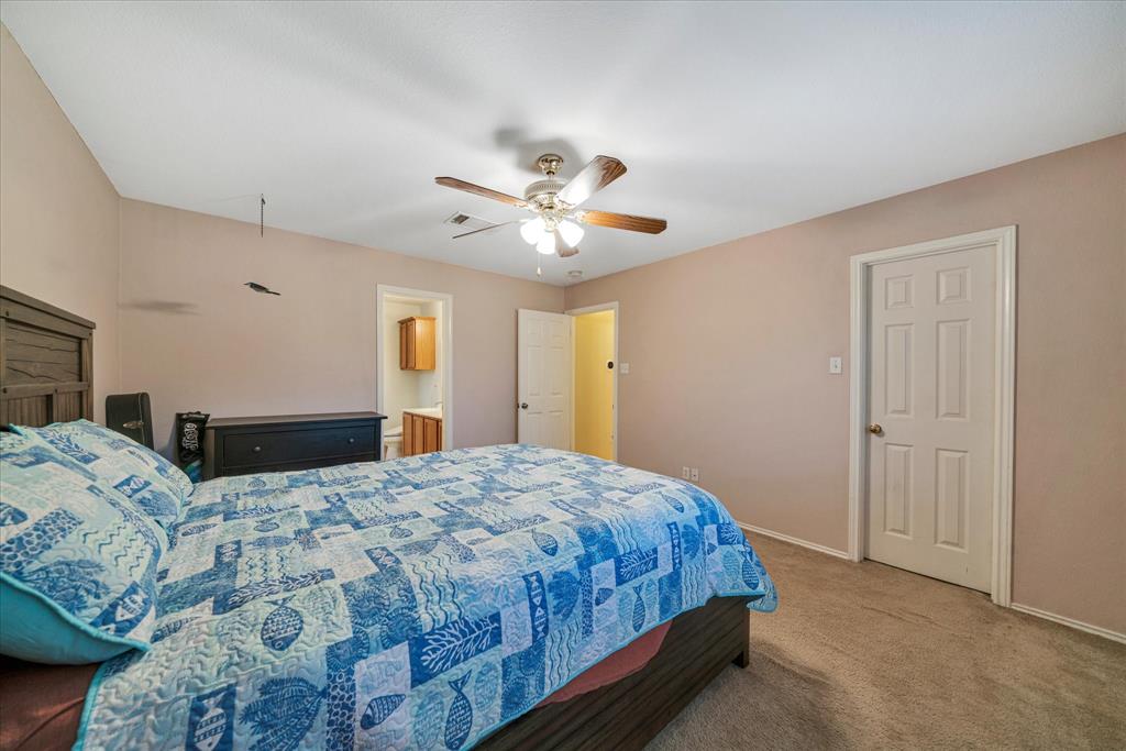11925 Kilmartin Ln Property Photo 19