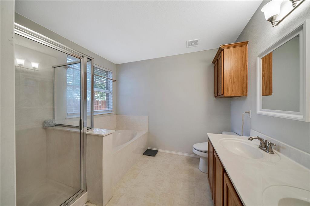 11925 Kilmartin Ln Property Photo 20