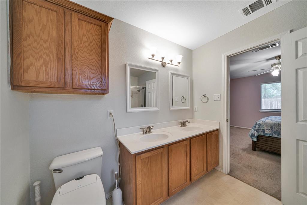 11925 Kilmartin Ln Property Photo 22