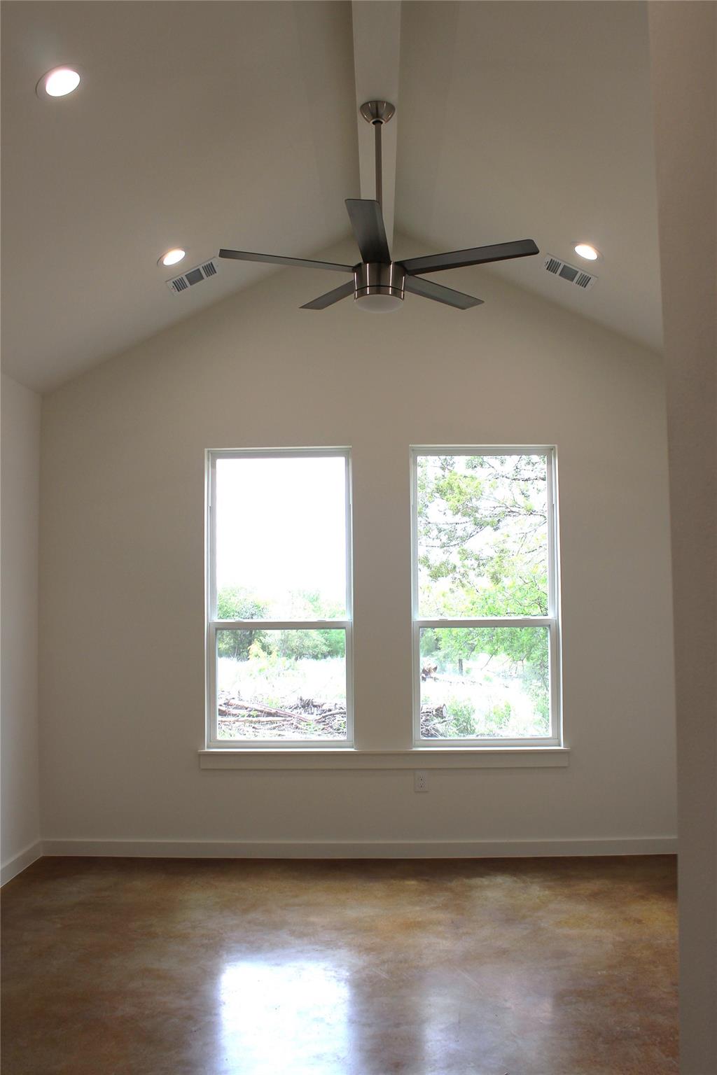 828 Oak Ln Property Photo 10