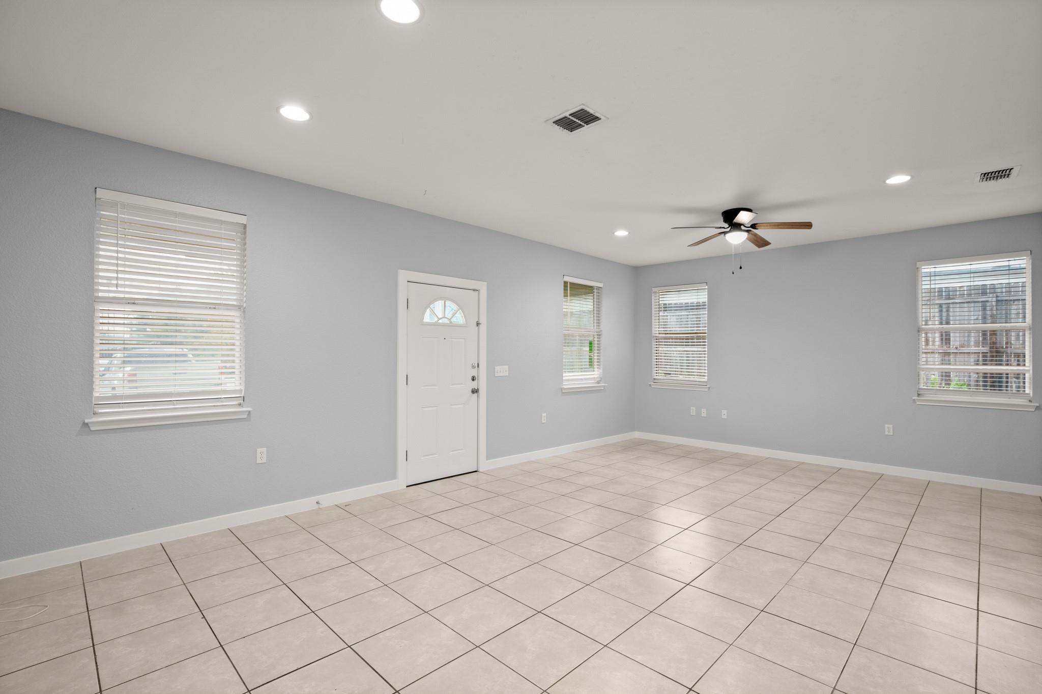 7617 Bennett Ave #b Property Photo 2