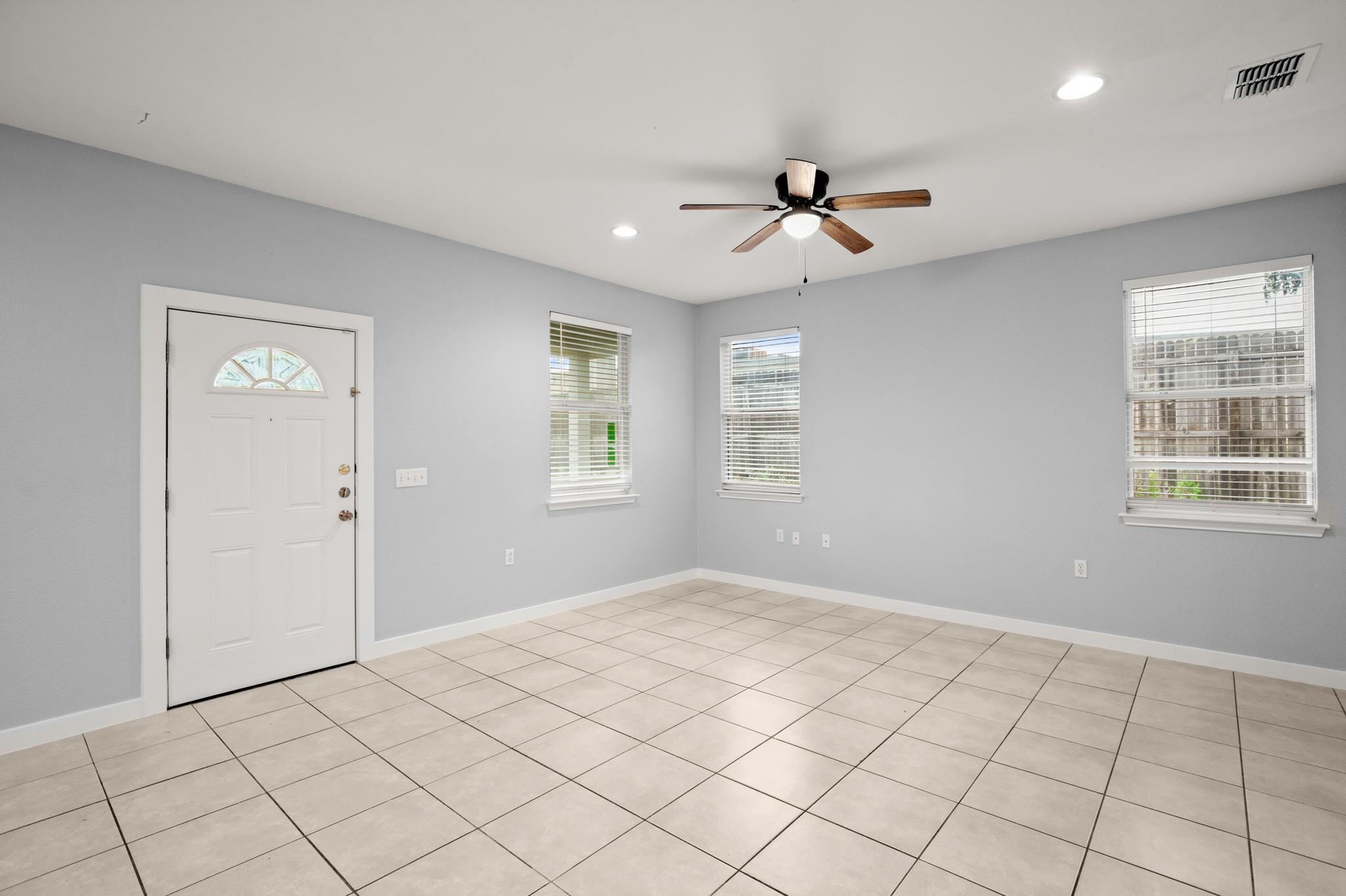 7617 Bennett Ave #b Property Photo 4