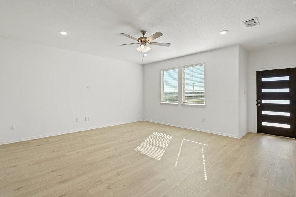 1812 Halas St Property Photo 2