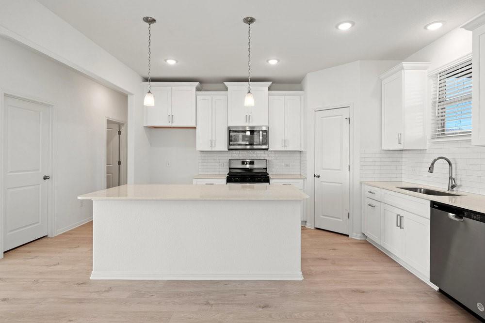 1812 Halas St Property Photo 4