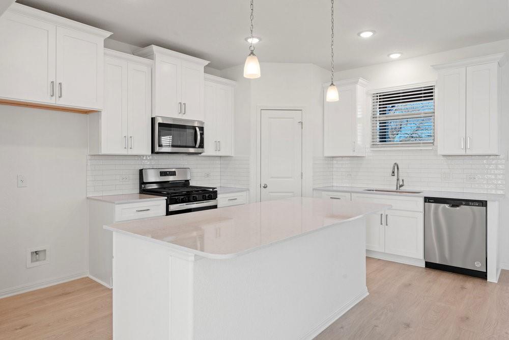 1812 Halas St Property Photo 5