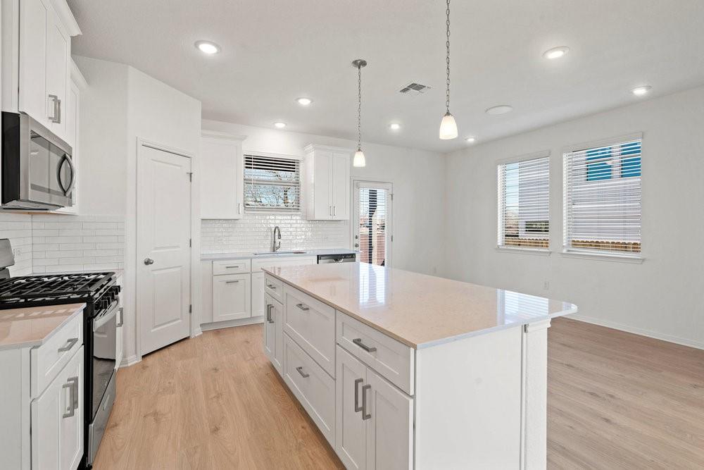 1812 Halas St Property Photo 7