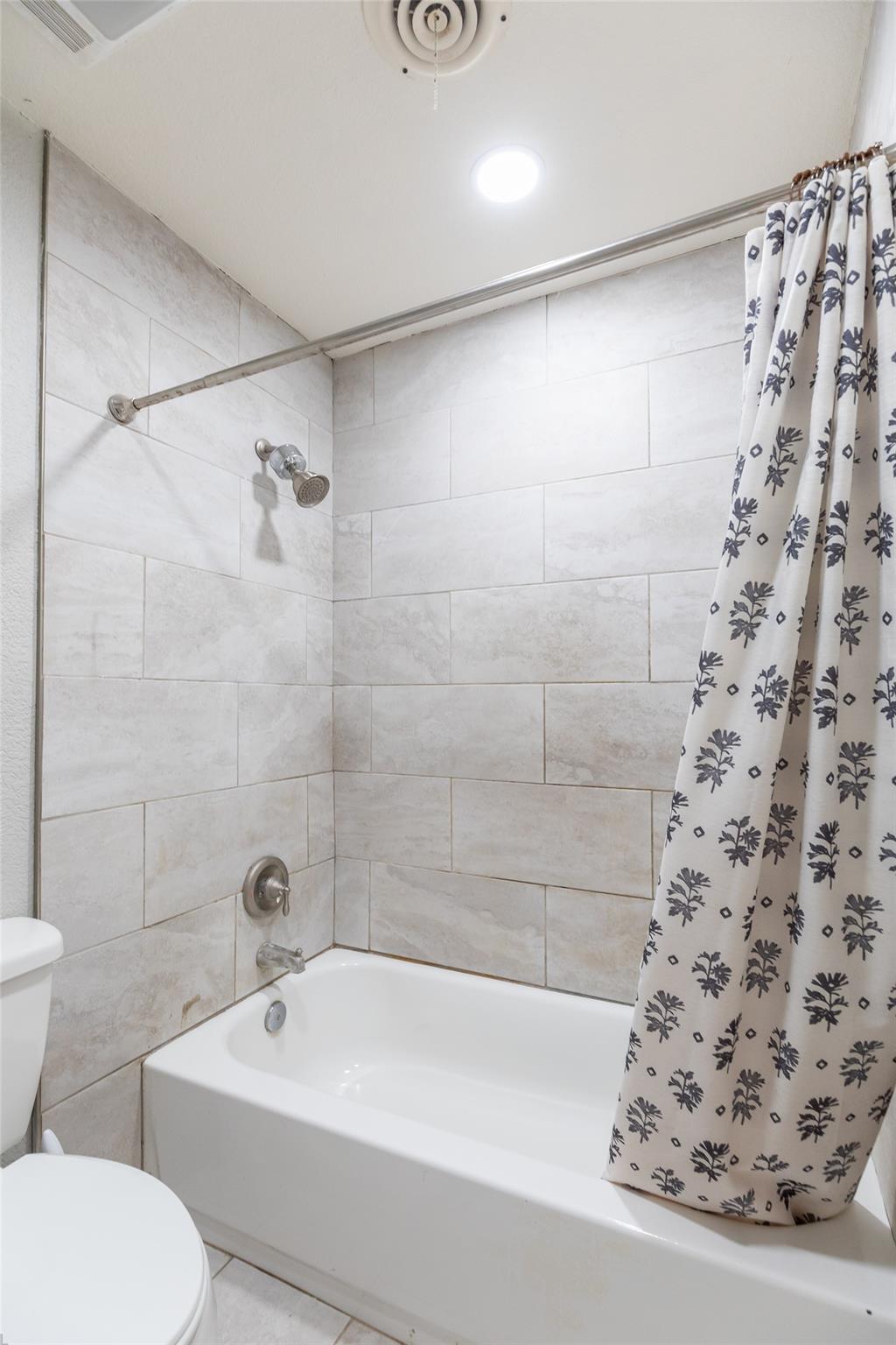 926 Harrison Ave Property Photo 7