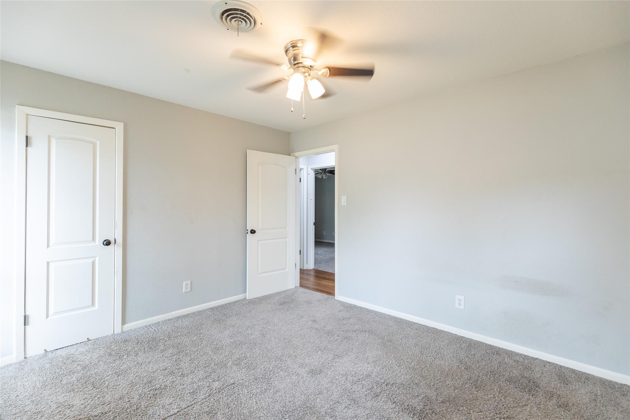 926 Harrison Ave Property Photo 9