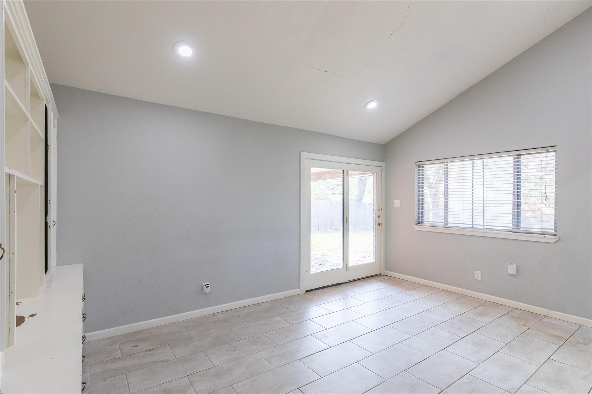 926 Harrison Ave Property Photo 24