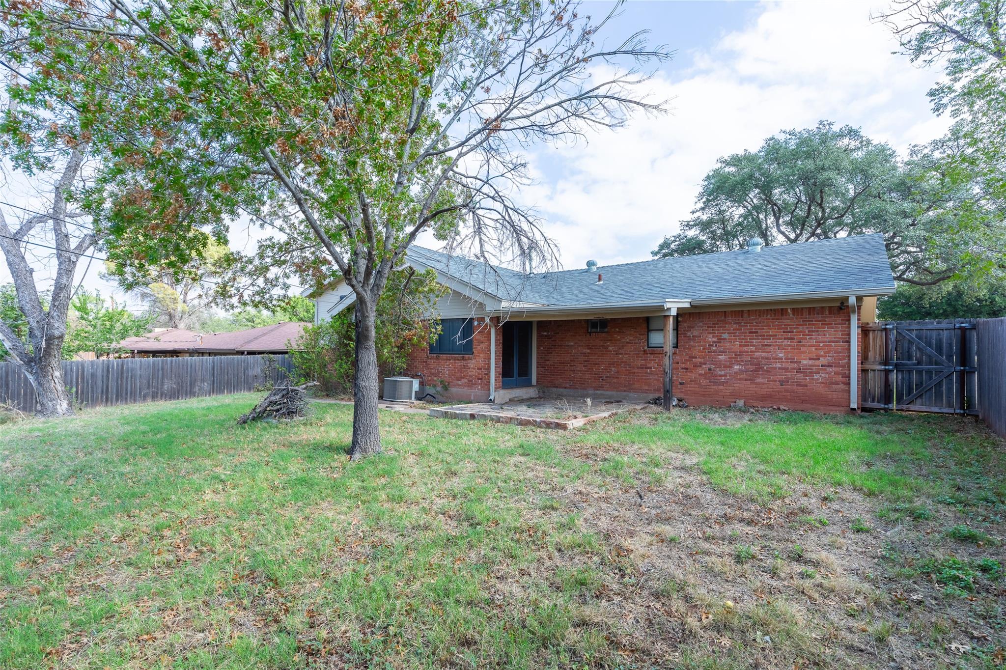 926 Harrison Ave Property Photo 31