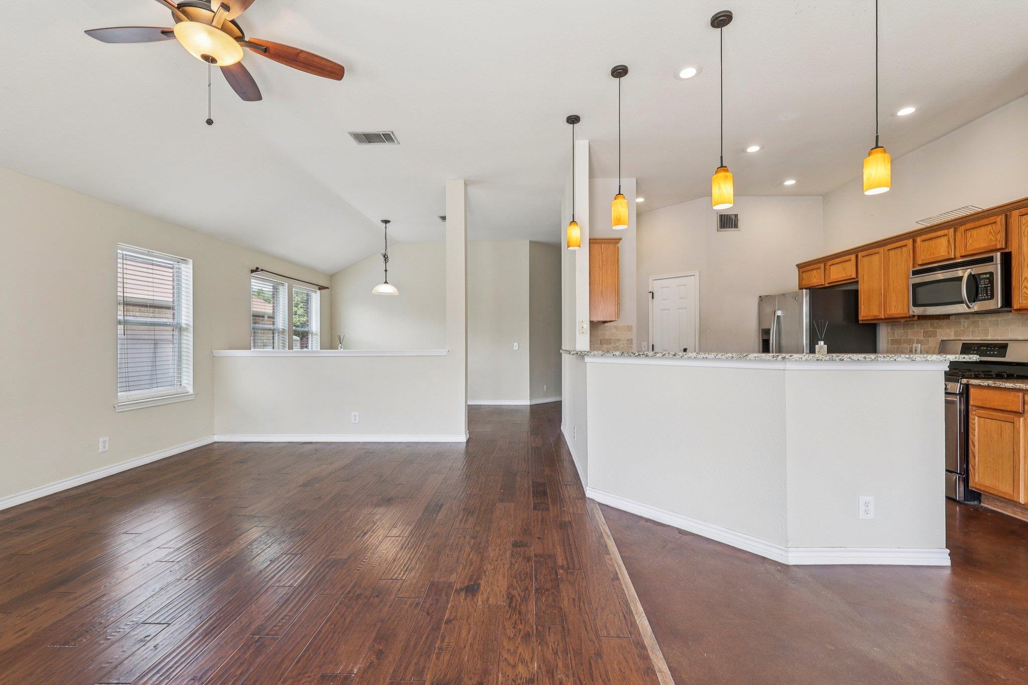 602 Los Robles Rd Property Photo 6