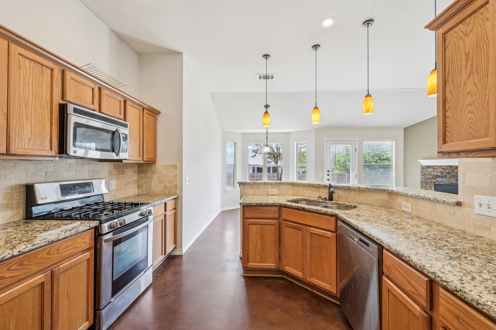 602 Los Robles Rd Property Photo 7