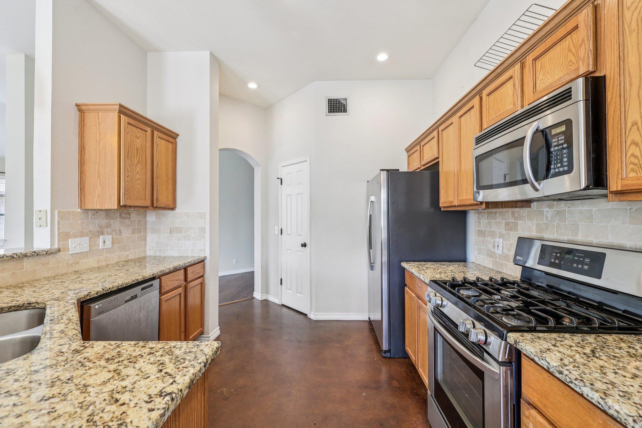 602 Los Robles Rd Property Photo 8