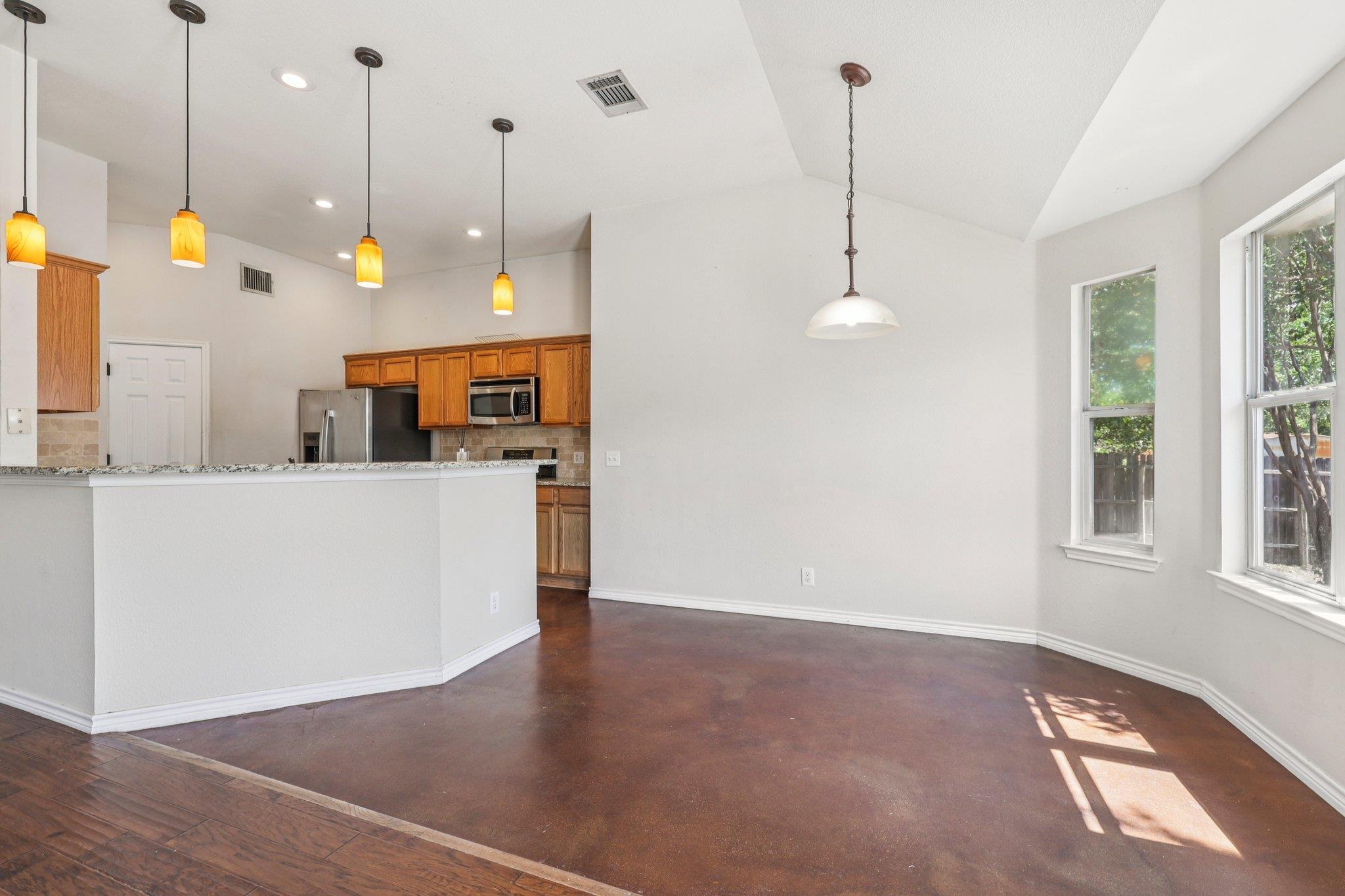 602 Los Robles Rd Property Photo 9