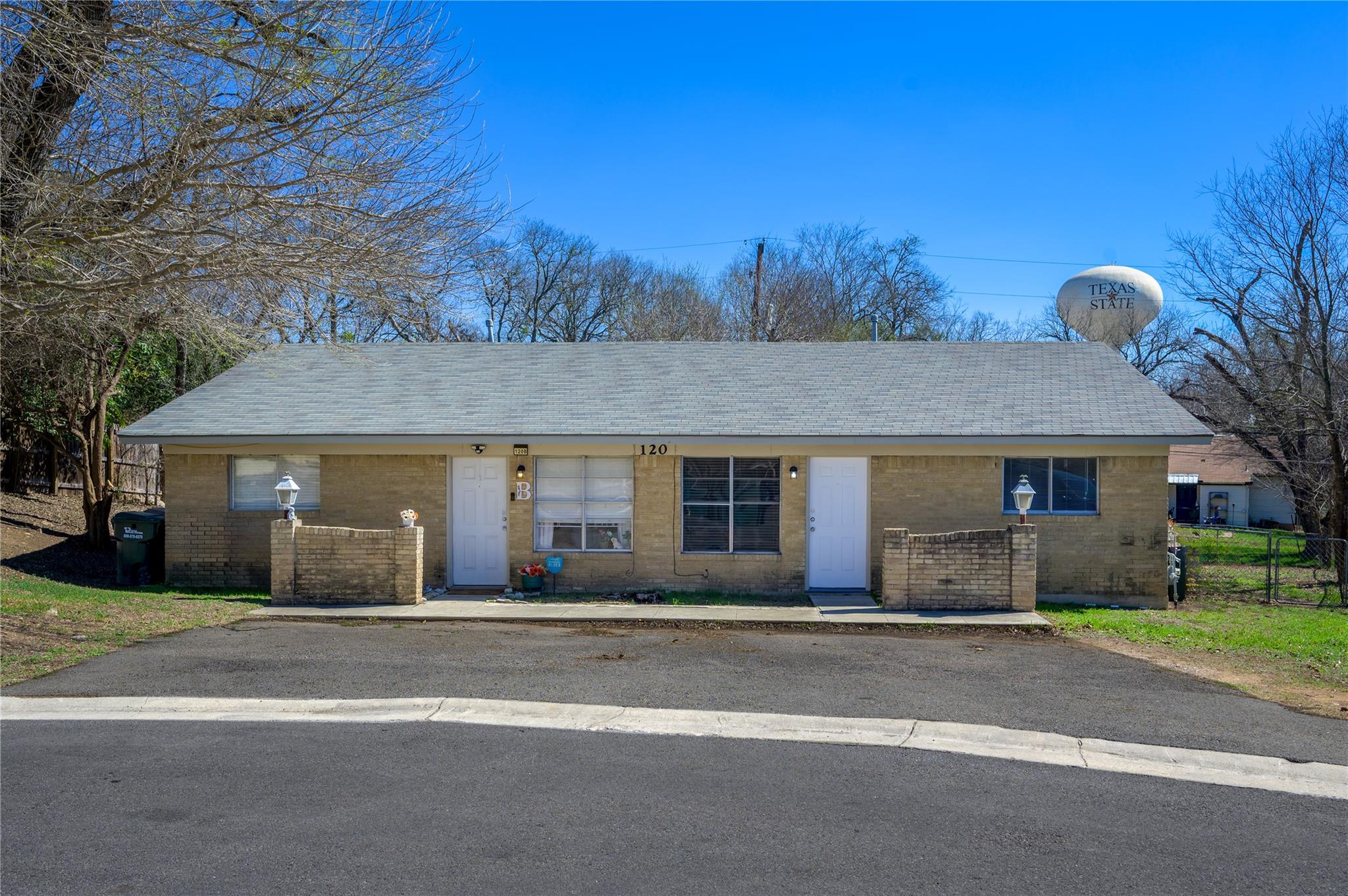 120 Coers Cir #A Property Photo 1