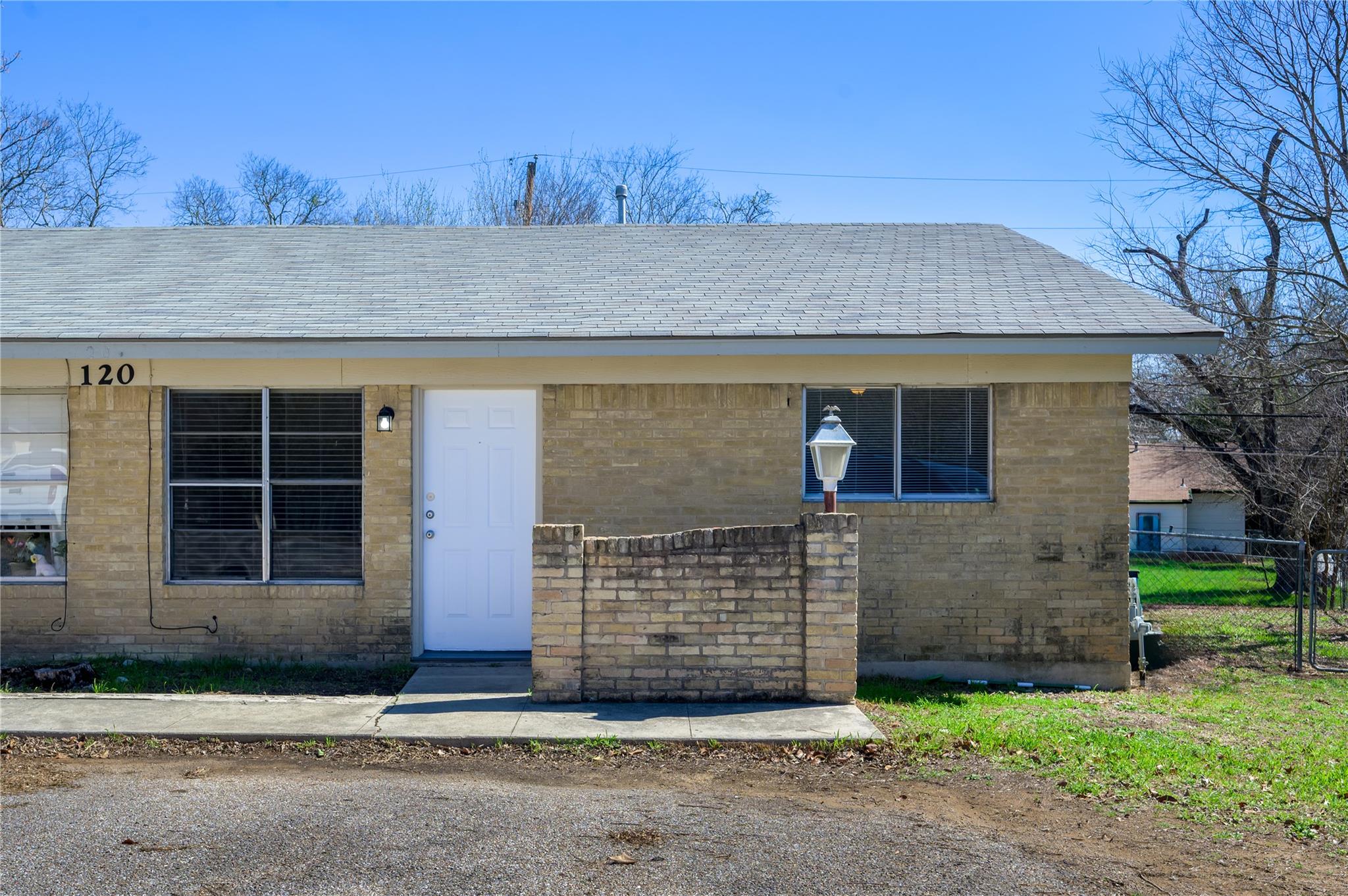 120 Coers Cir #a Property Photo 2