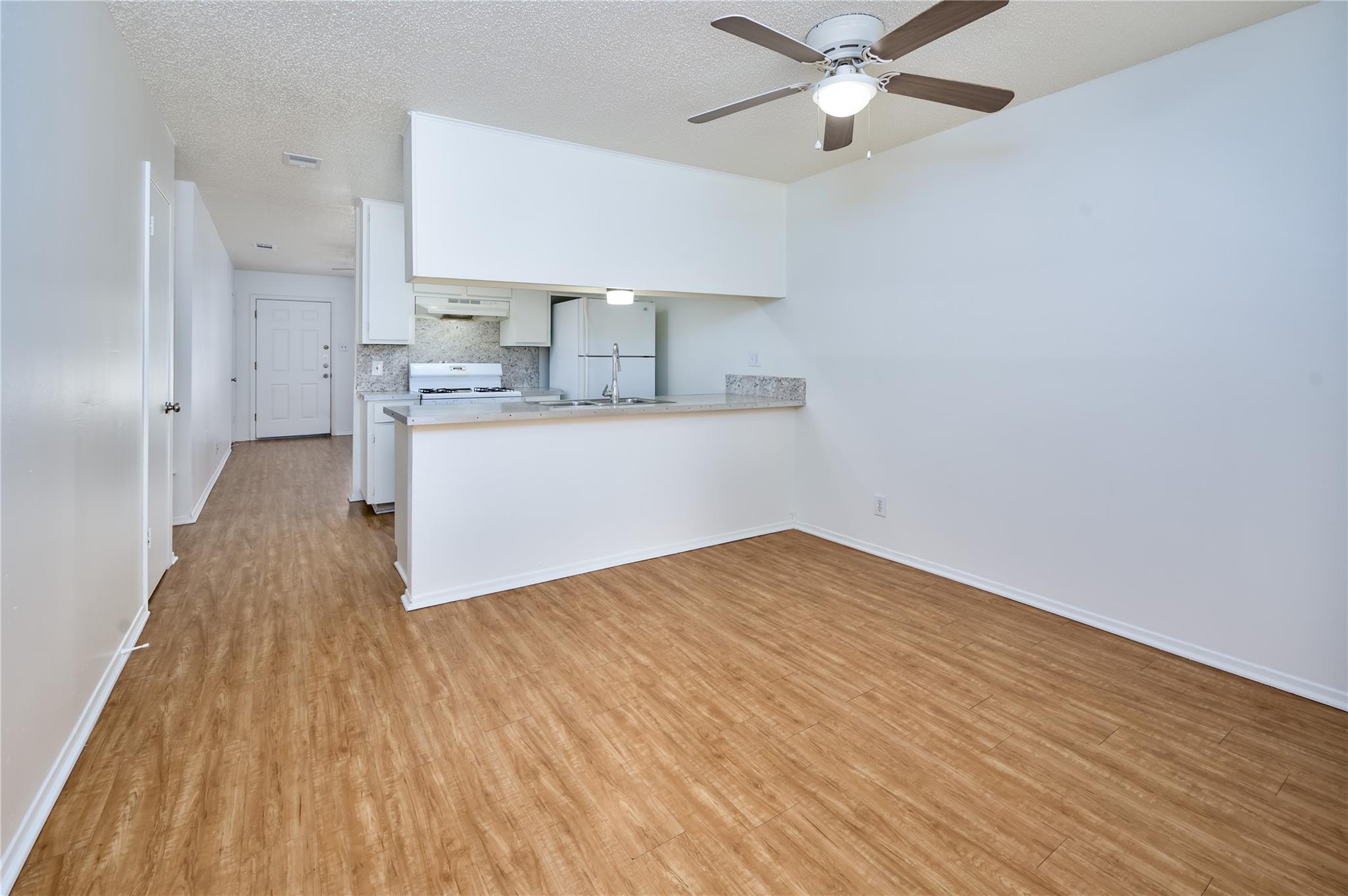 120 Coers Cir #a Property Photo 6