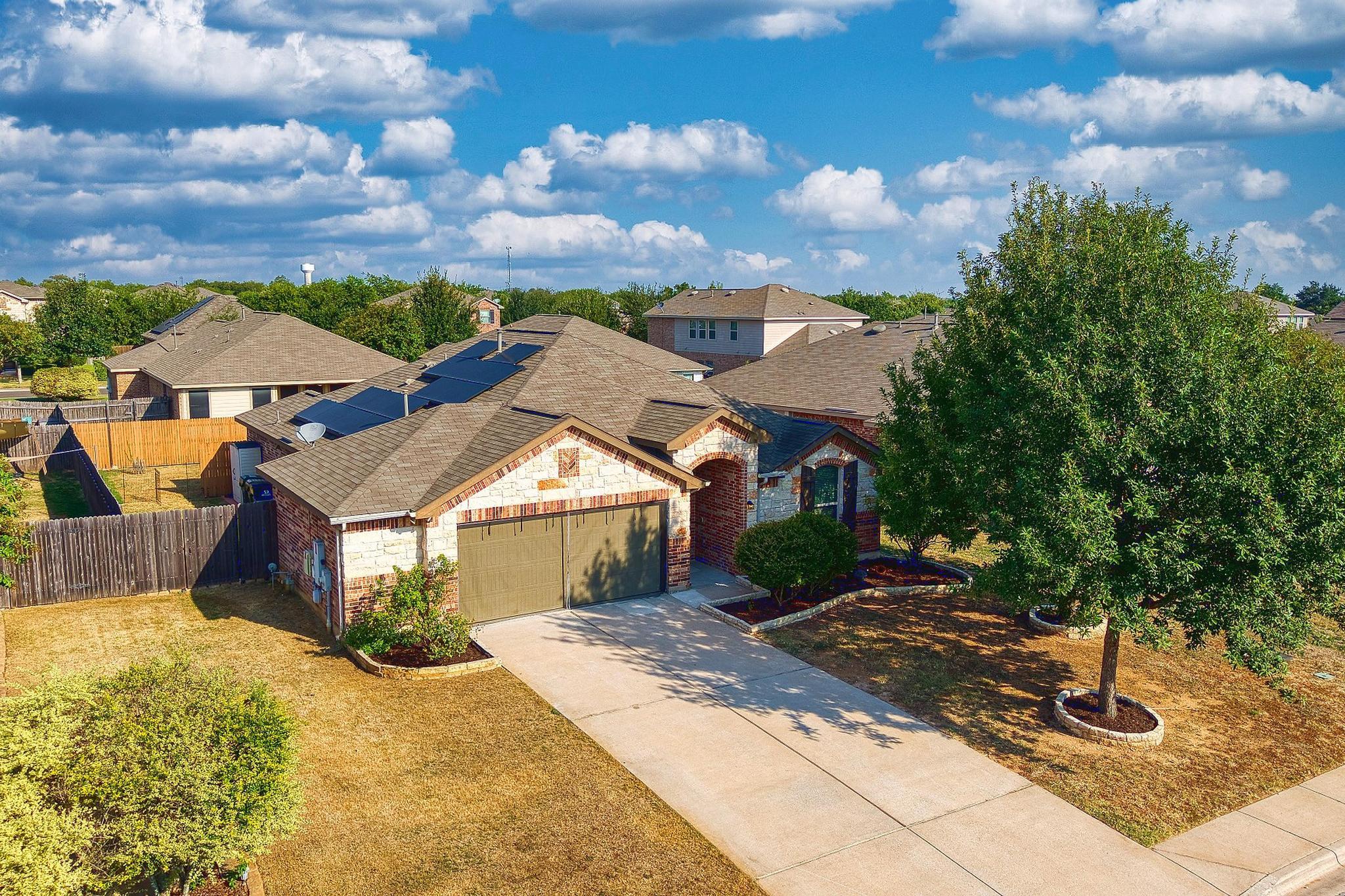 1428 Star Mdw Property Photo 1