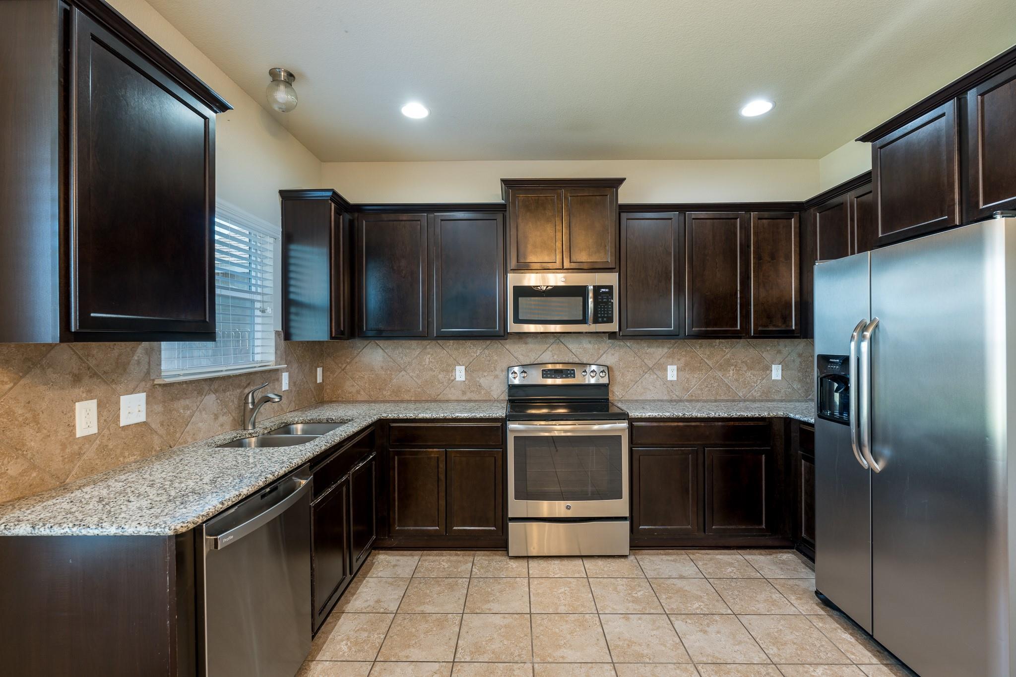 201 Geode Ln Property Photo 5