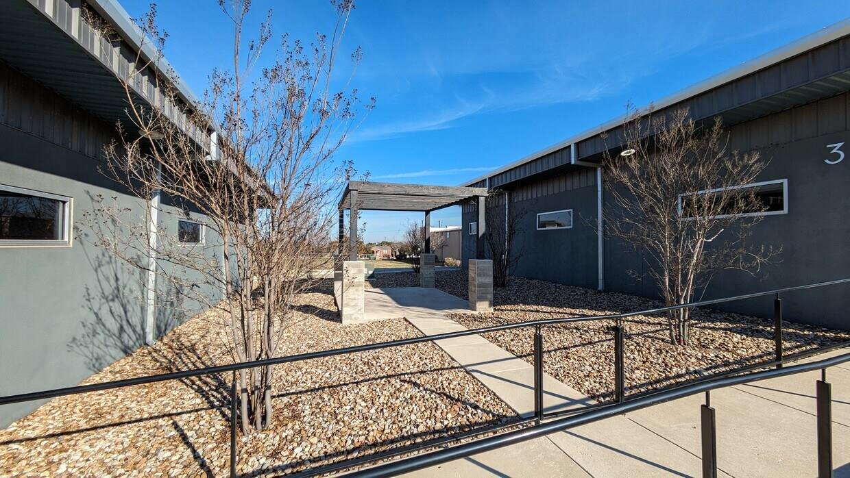 706 Leander Dr Property Photo 7