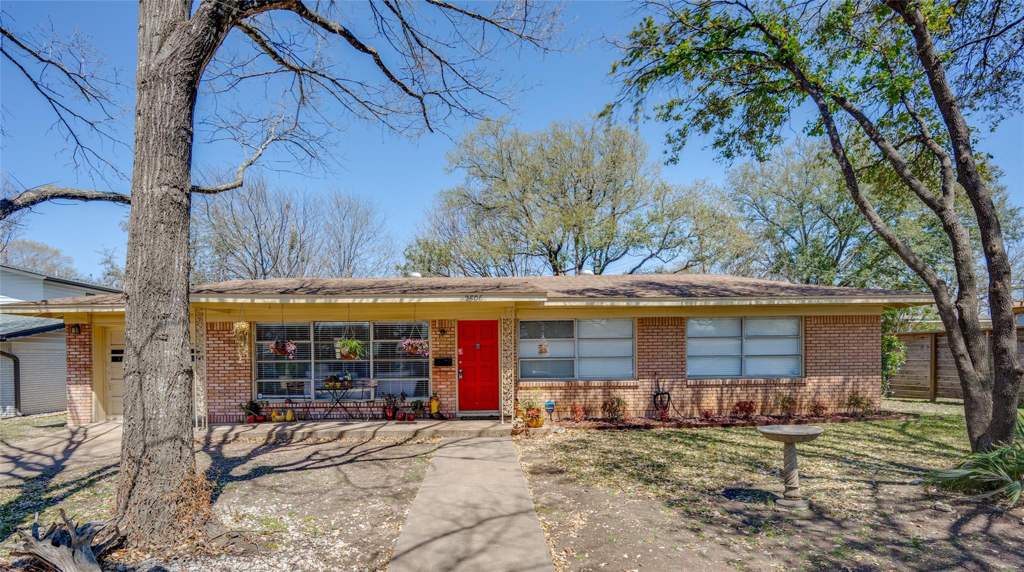 2506 Addison Ave Property Photo 1