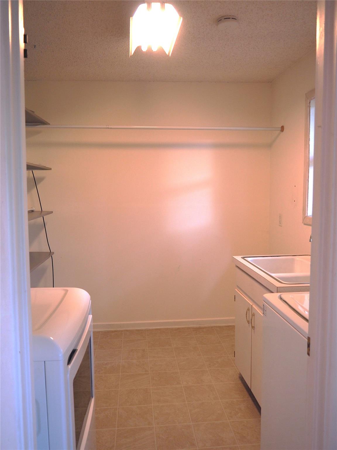 2506 Addison Ave Property Photo 6
