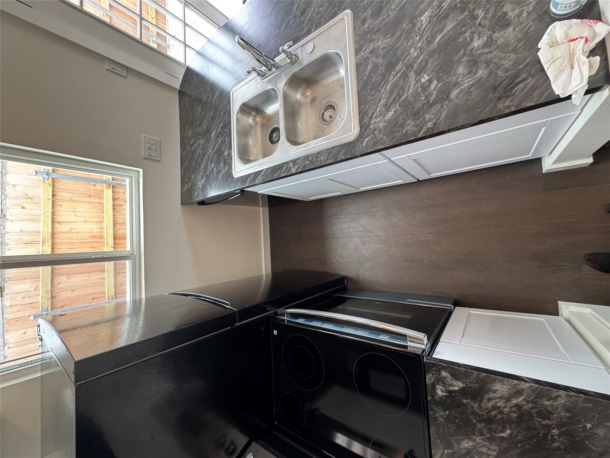 2905 Parker Ln #b Property Photo 1