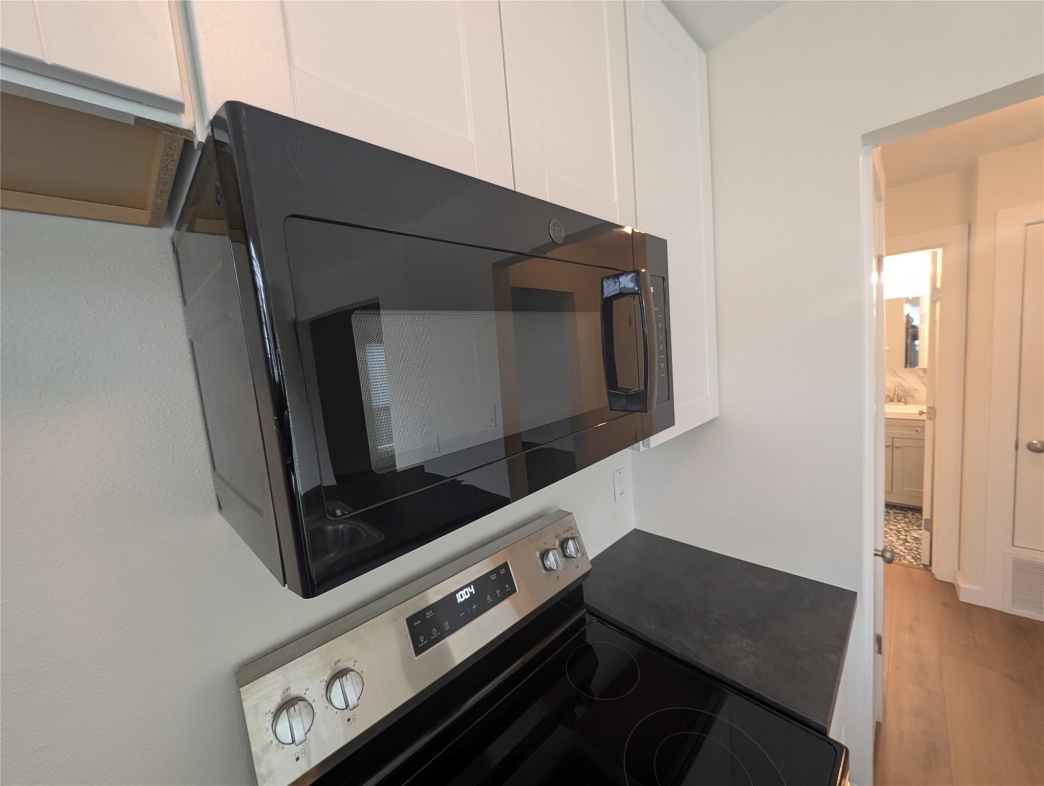 2905 Parker Ln #b Property Photo 2