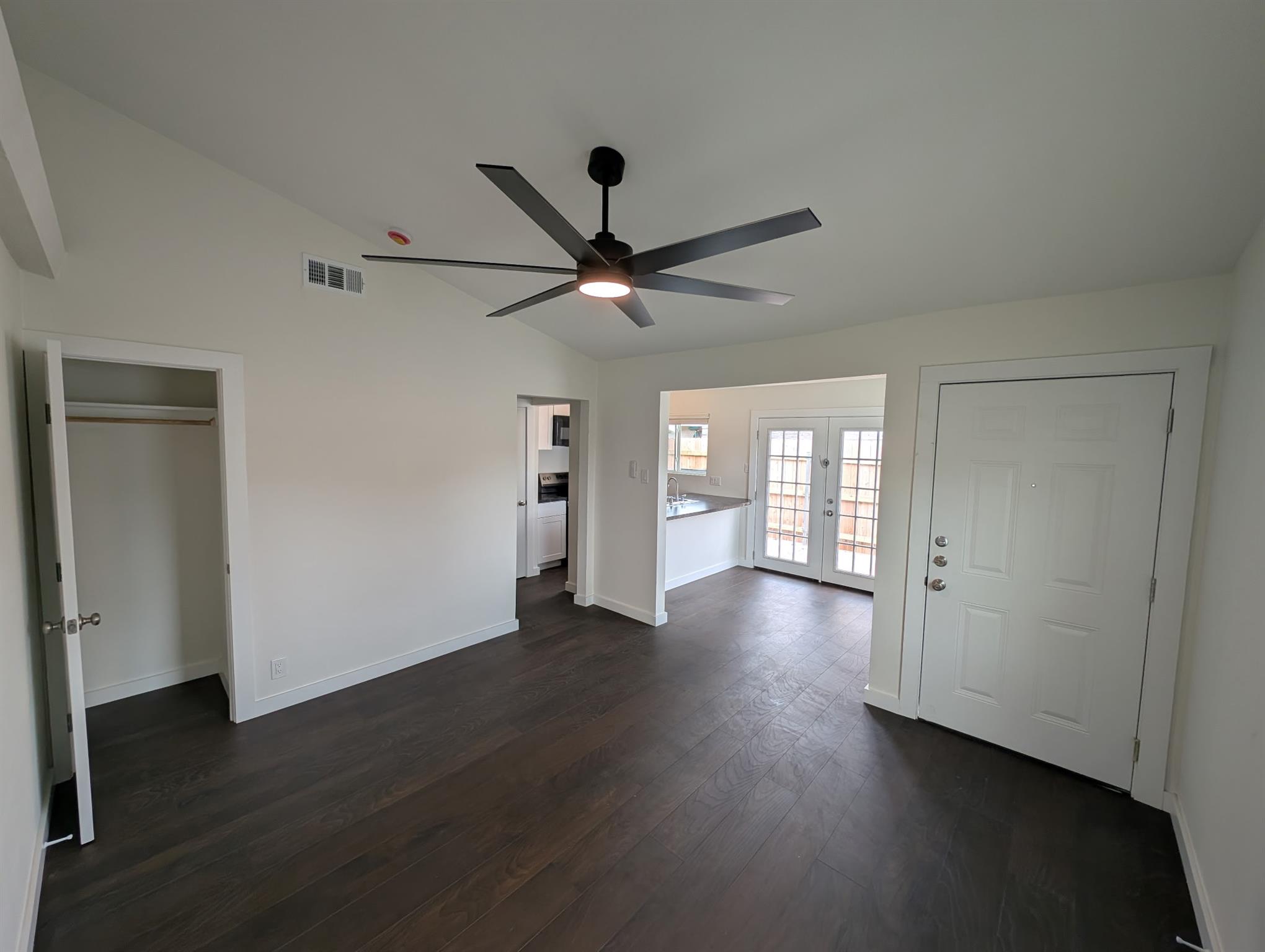 2905 Parker Ln #b Property Photo 5
