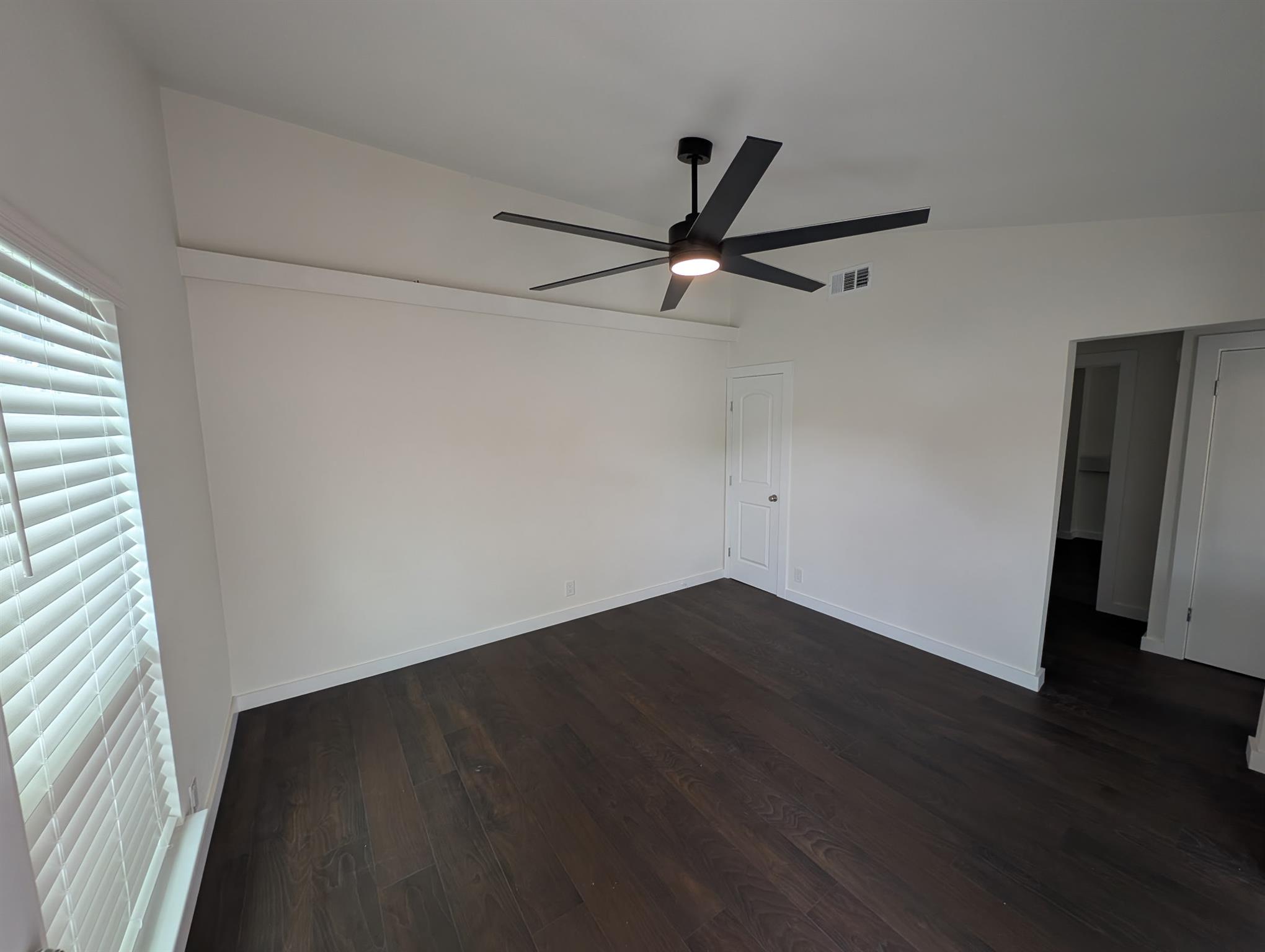2905 Parker Ln #b Property Photo 6