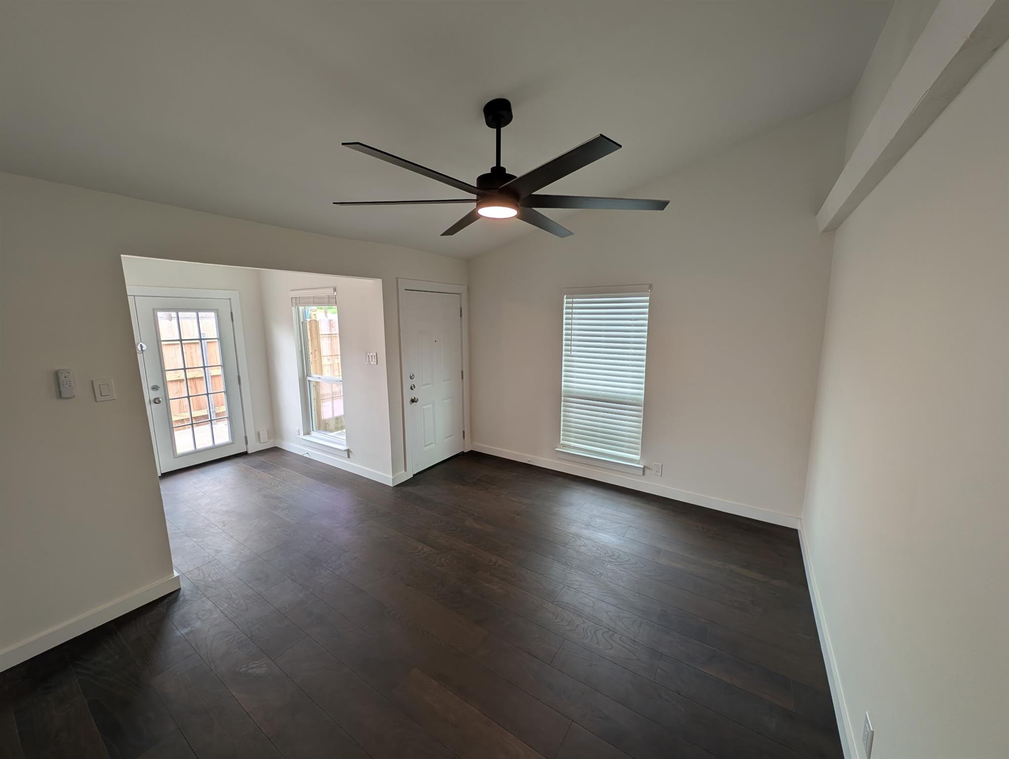 2905 Parker Ln #b Property Photo 7