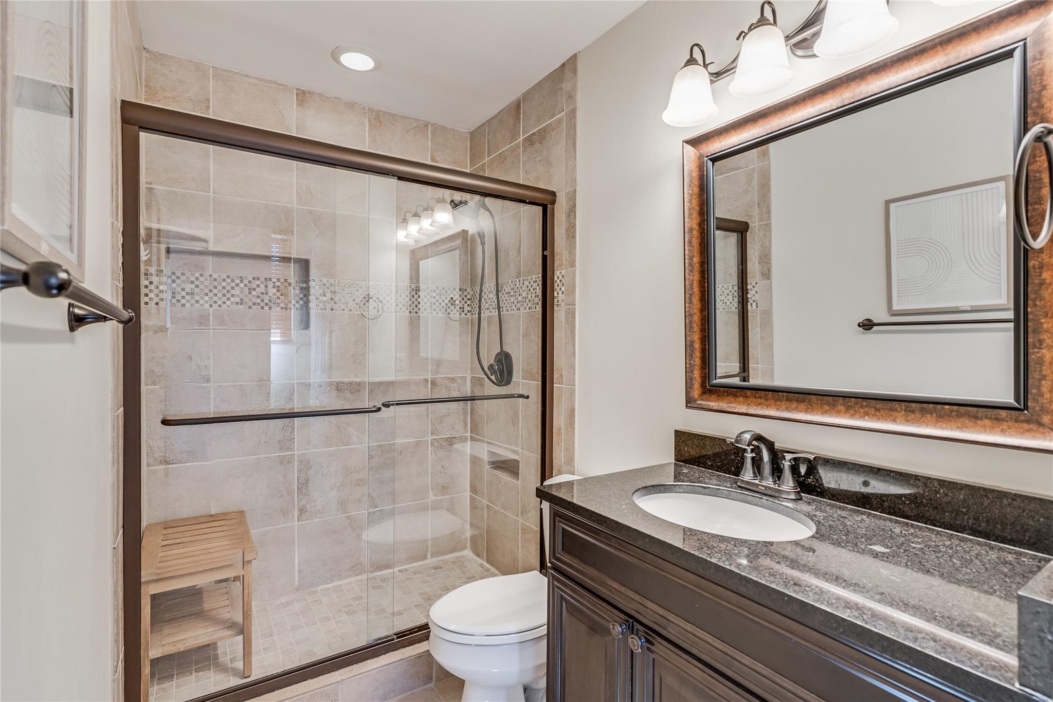 7604 Chelmsford Dr Property Photo 22