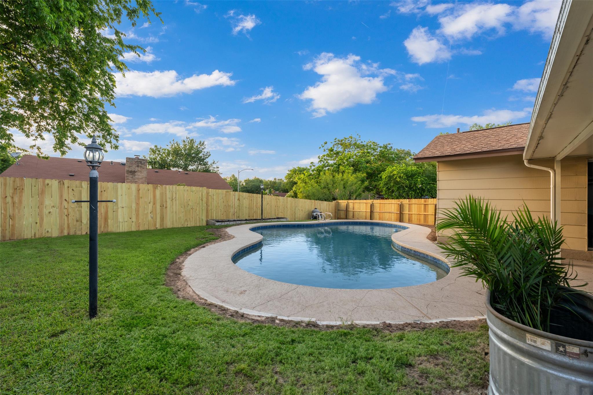 9910 Faylin Dr Property Photo 33