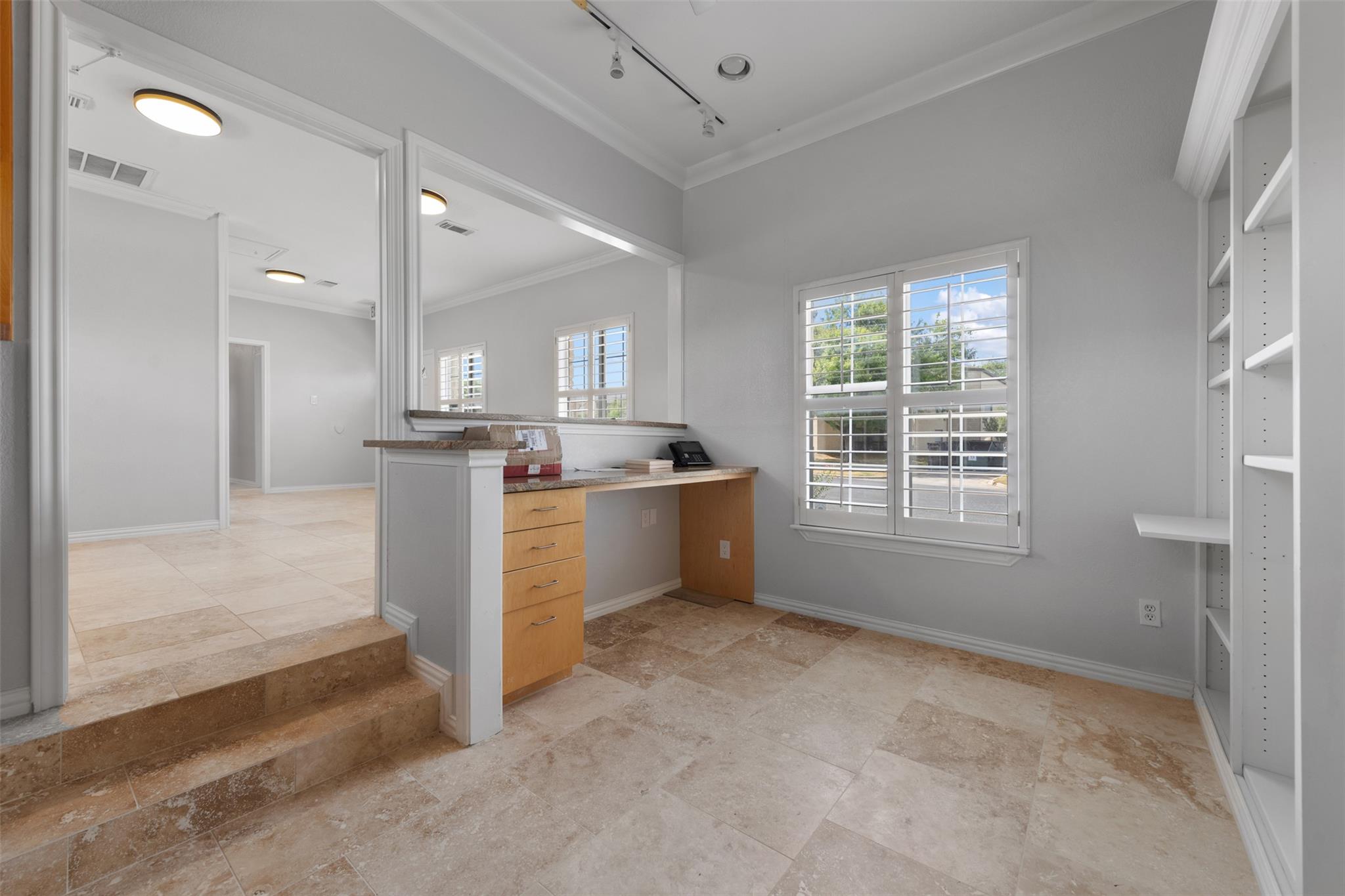 103 Thousand Oaks Blvd Property Photo 11