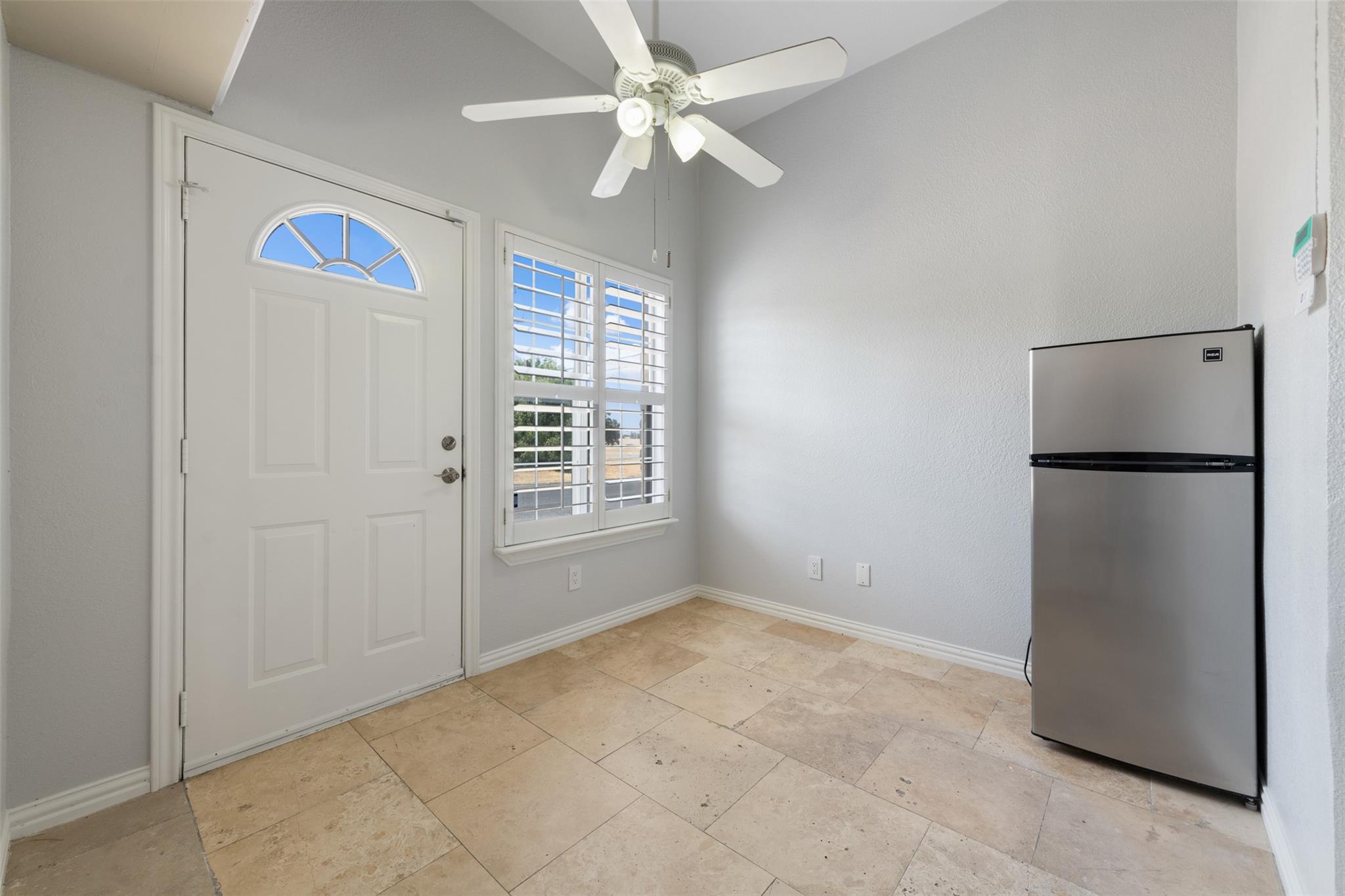103 Thousand Oaks Blvd Property Photo 16