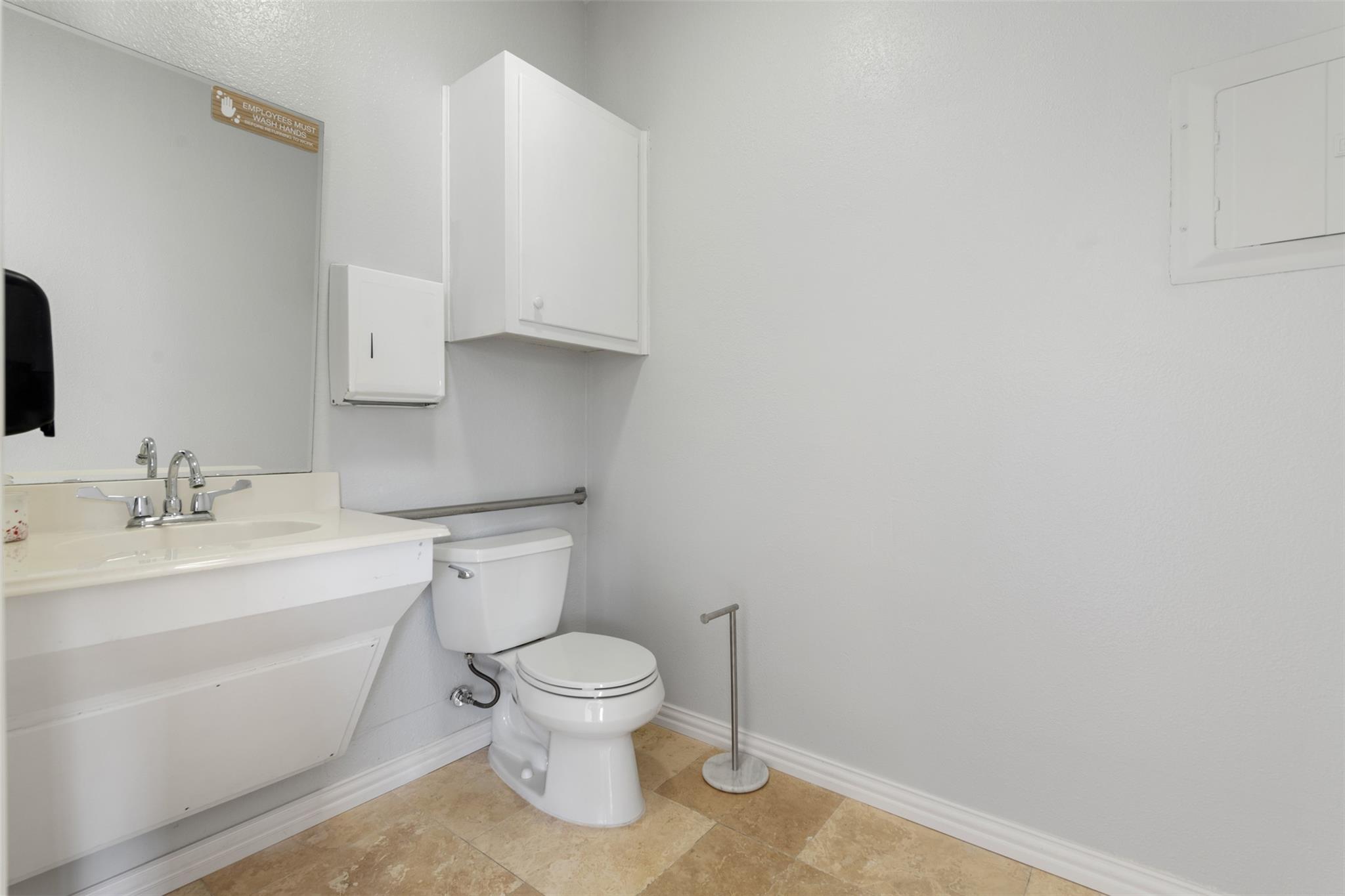 103 Thousand Oaks Blvd Property Photo 22