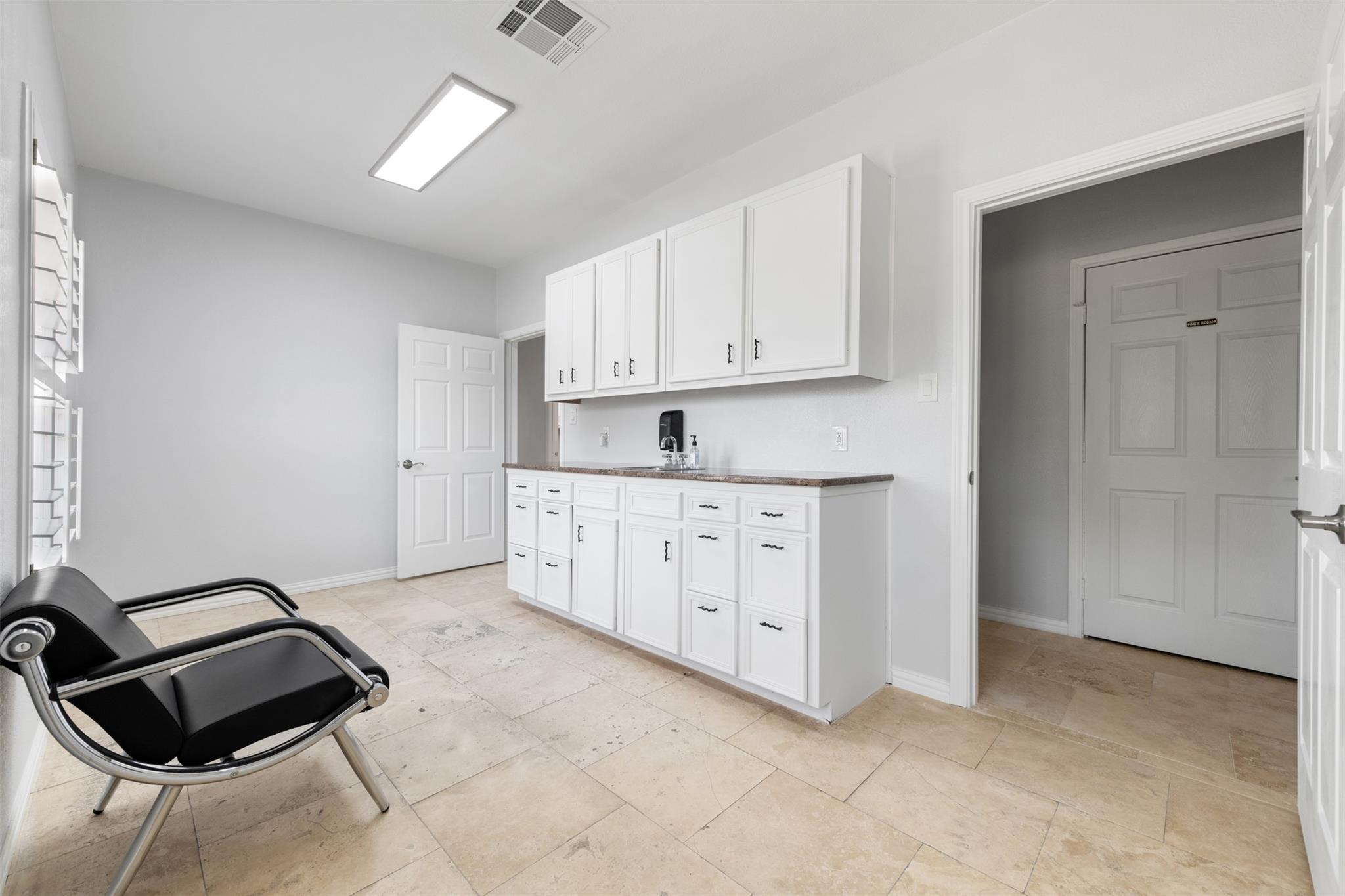 103 Thousand Oaks Blvd Property Photo 27