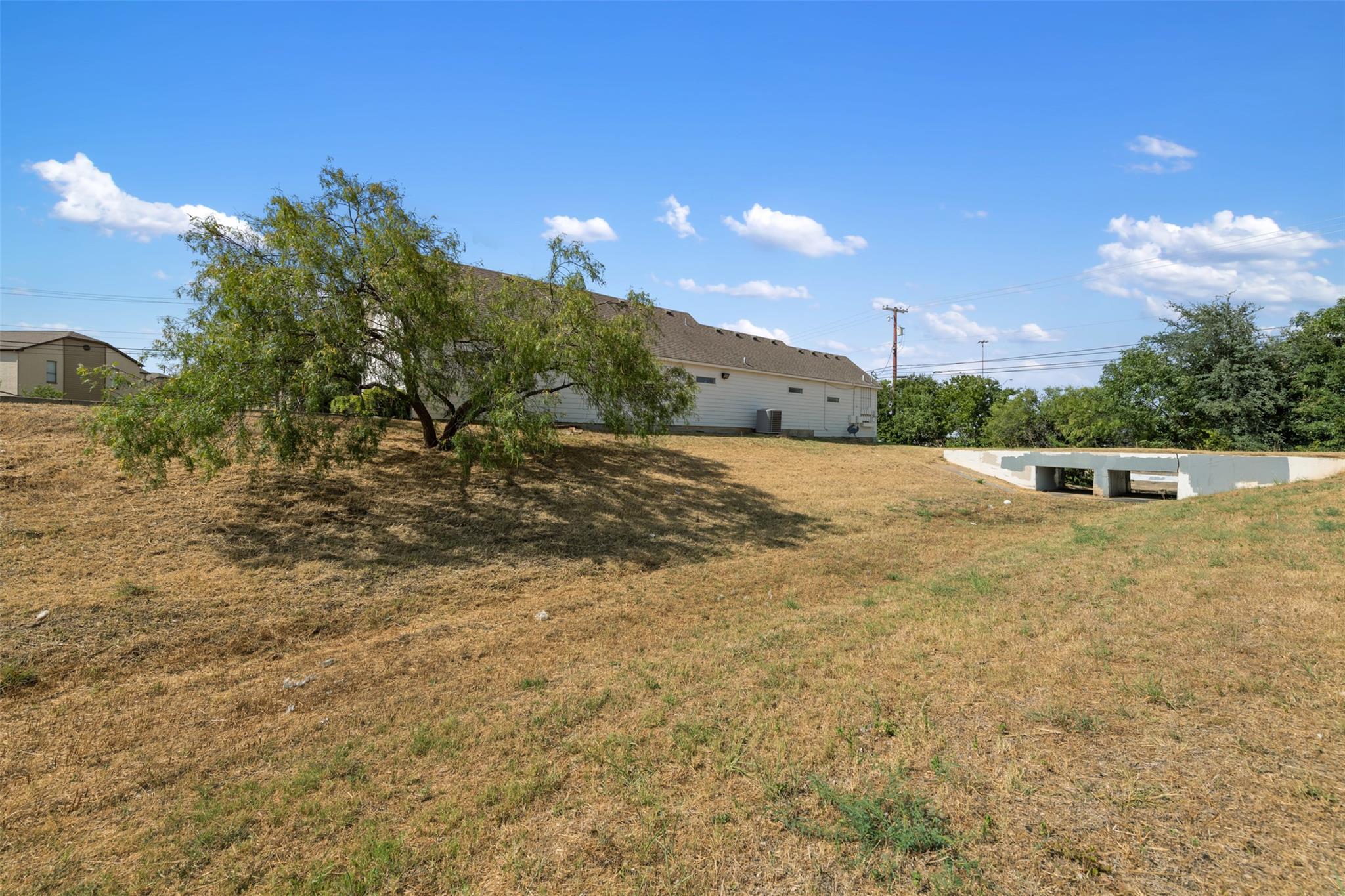 103 Thousand Oaks Blvd Property Photo 33