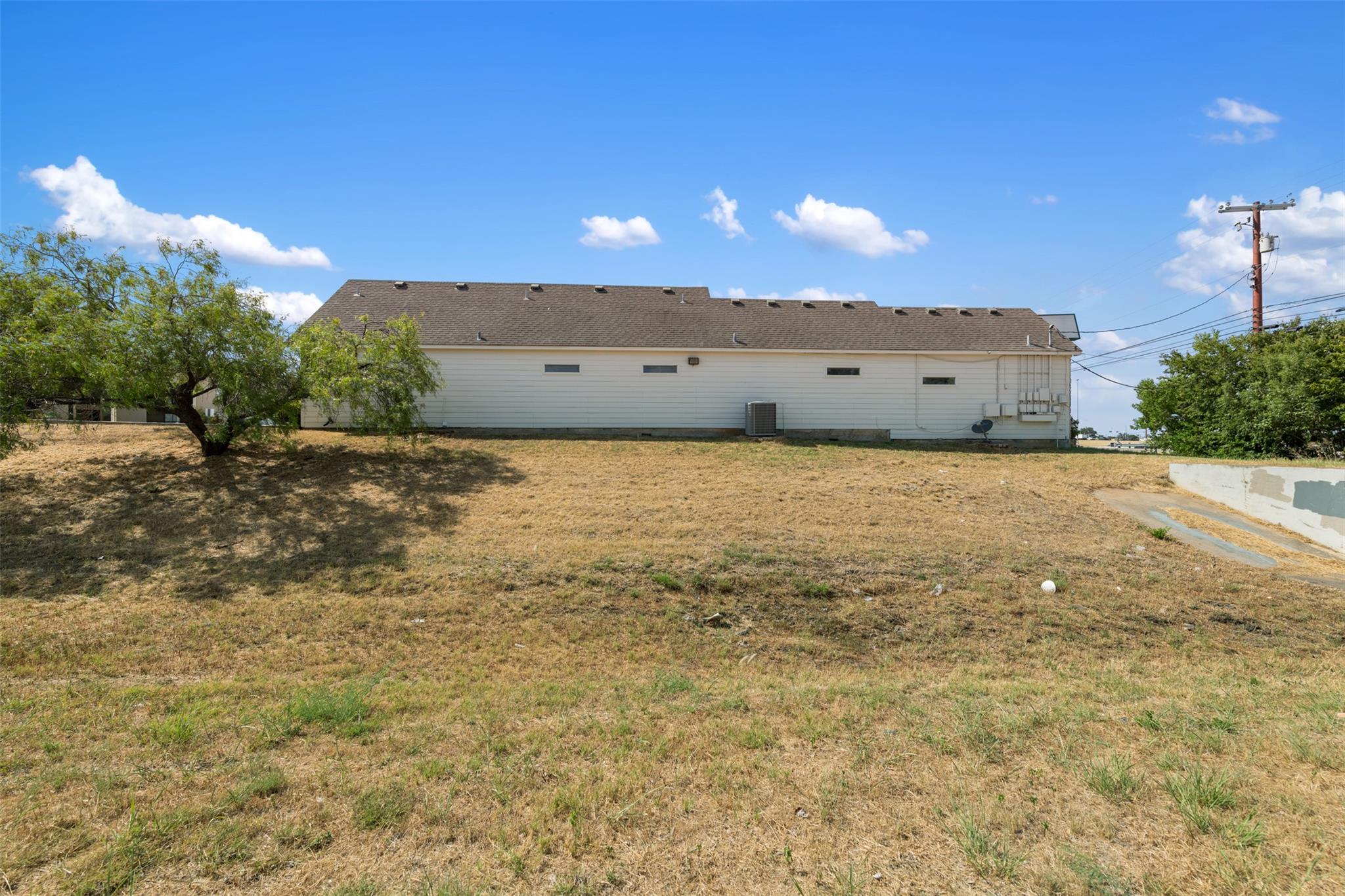 103 Thousand Oaks Blvd Property Photo 34