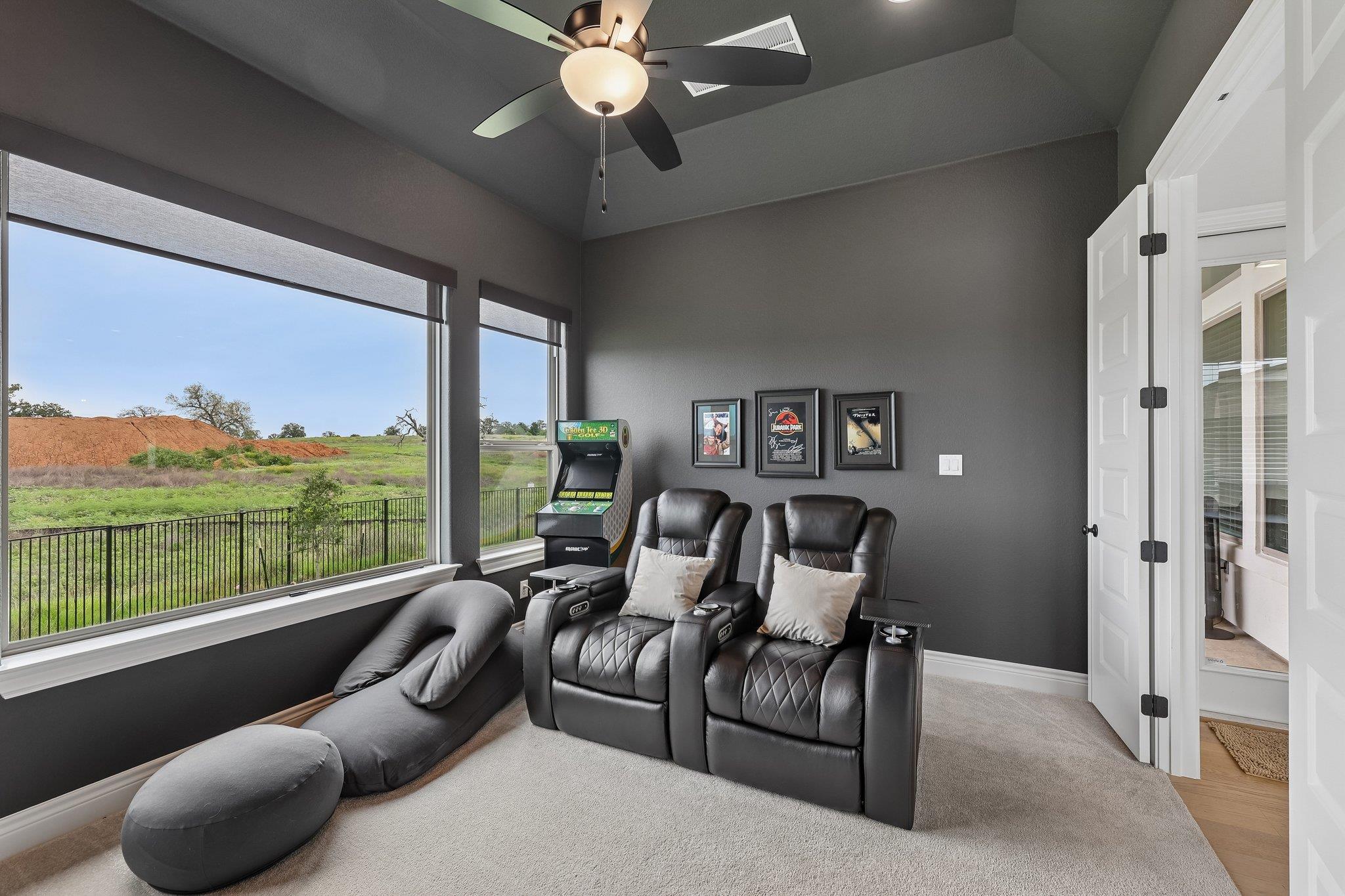 130 Firethorn Loop Property Photo 6
