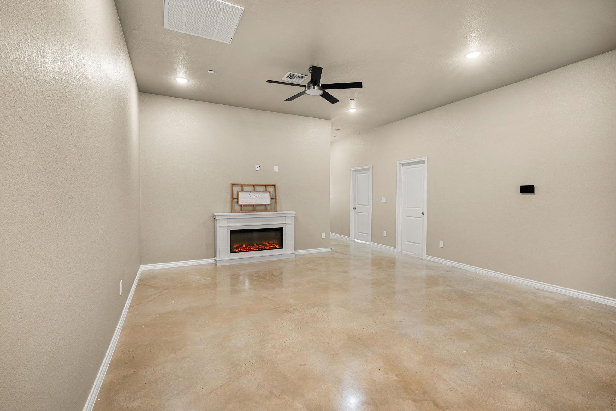408 W Avenue C None Property Photo 12