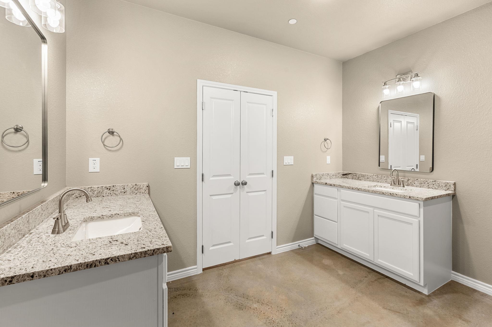 408 W Avenue C None Property Photo 18