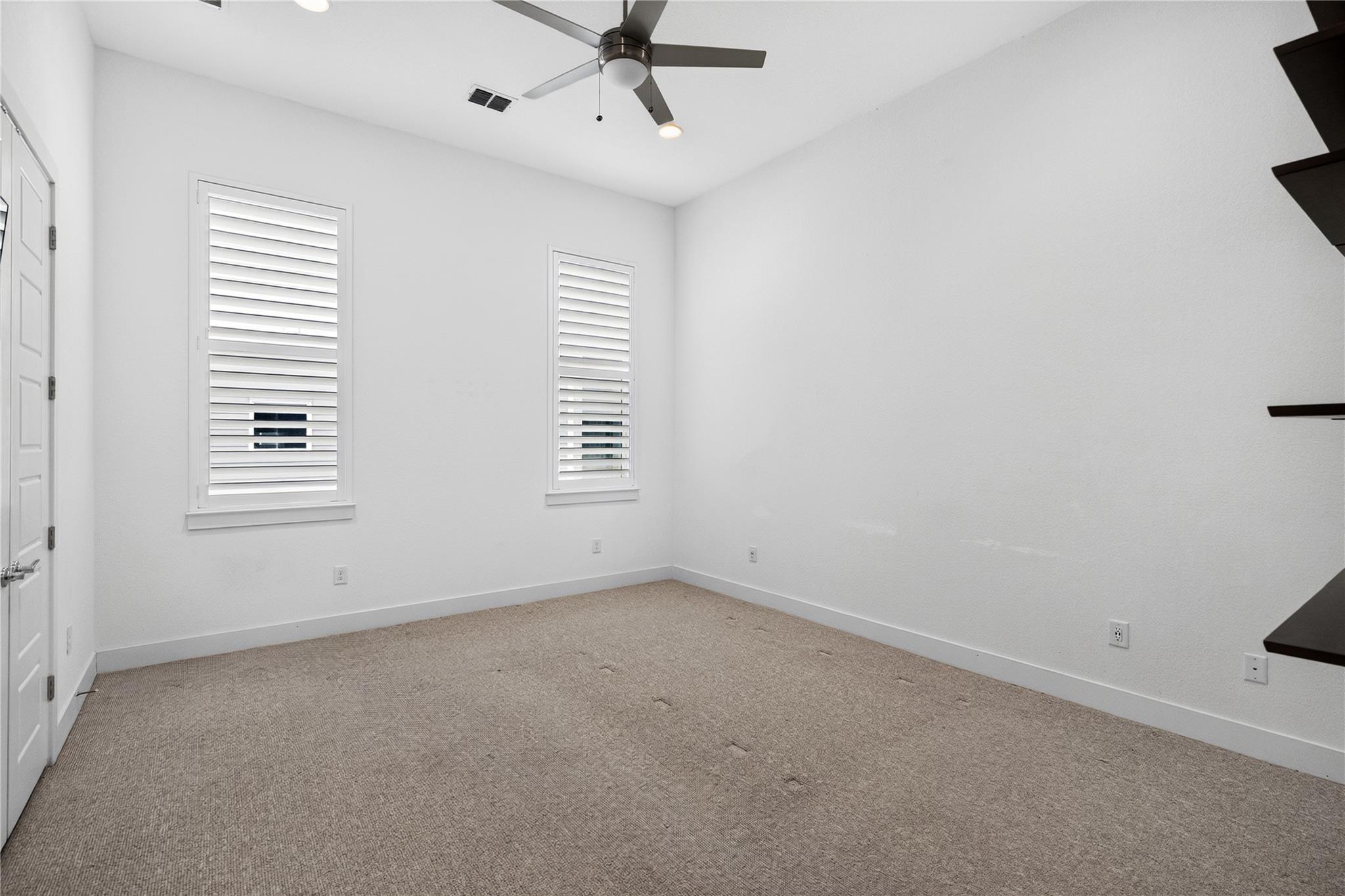 6105 Florencia Ln Property Photo 12