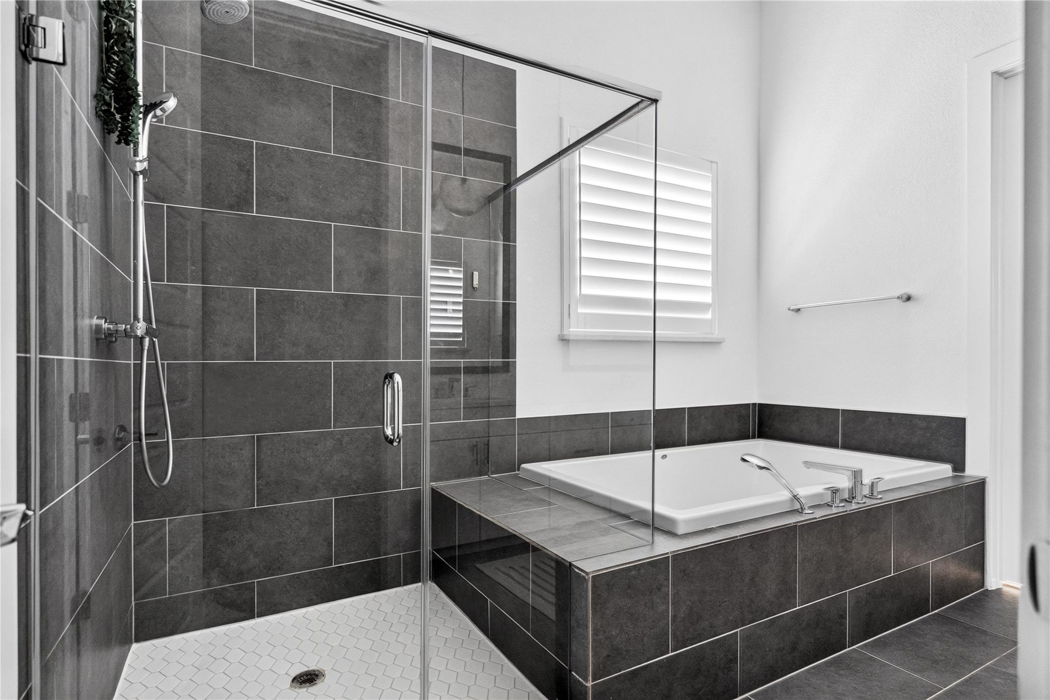 6105 Florencia Ln Property Photo 15